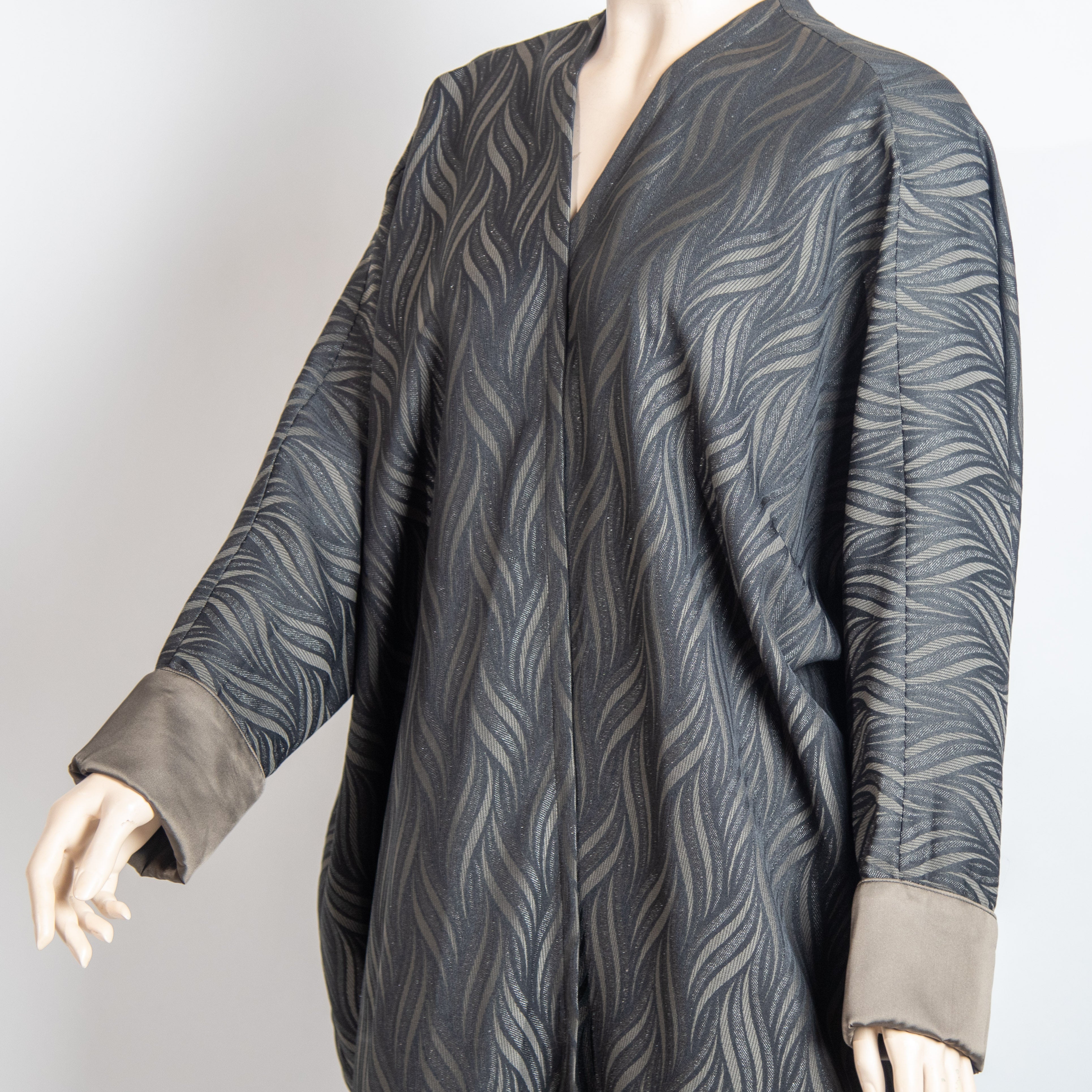 عباية بقصة البشت