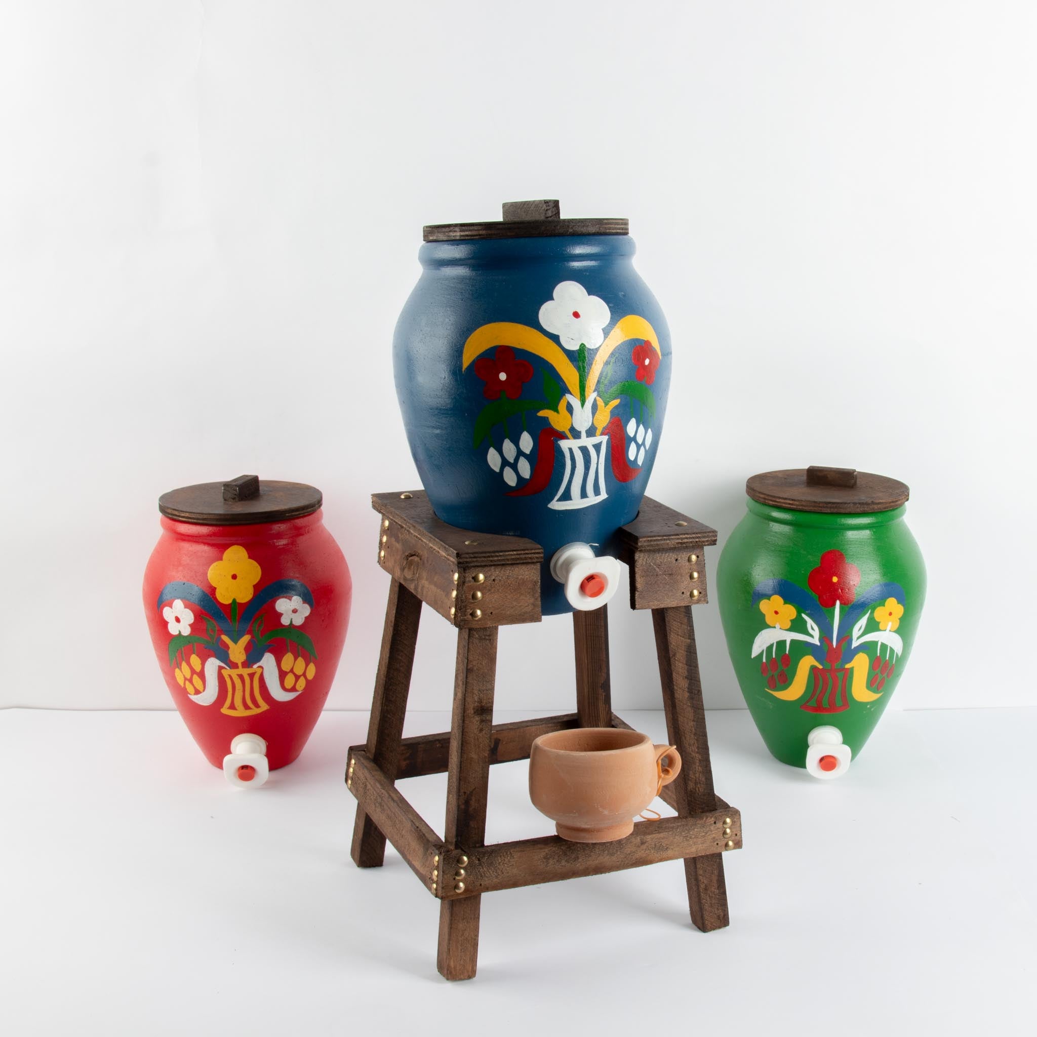 جره ماء ( الحب) ملونة