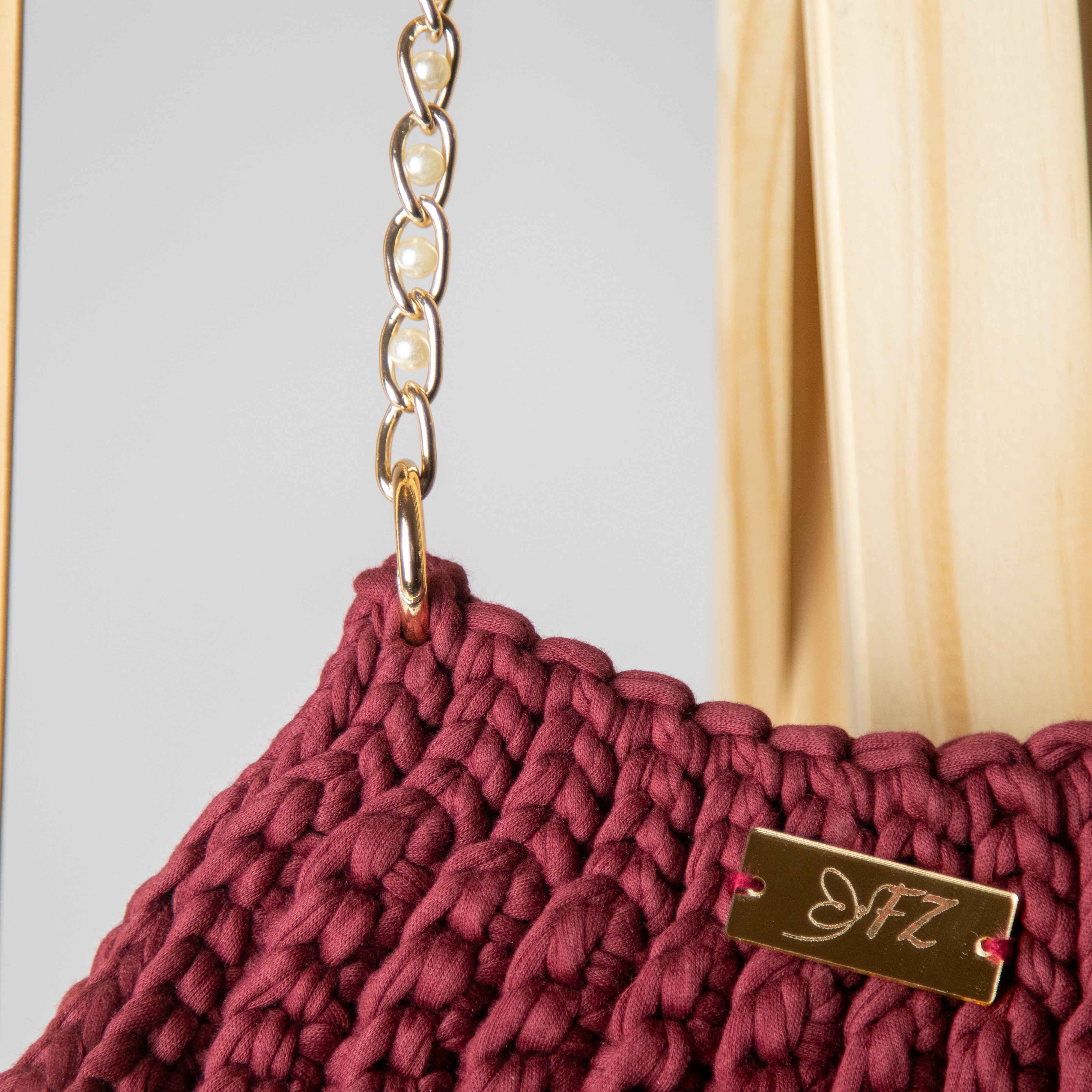 شنطة مارونية