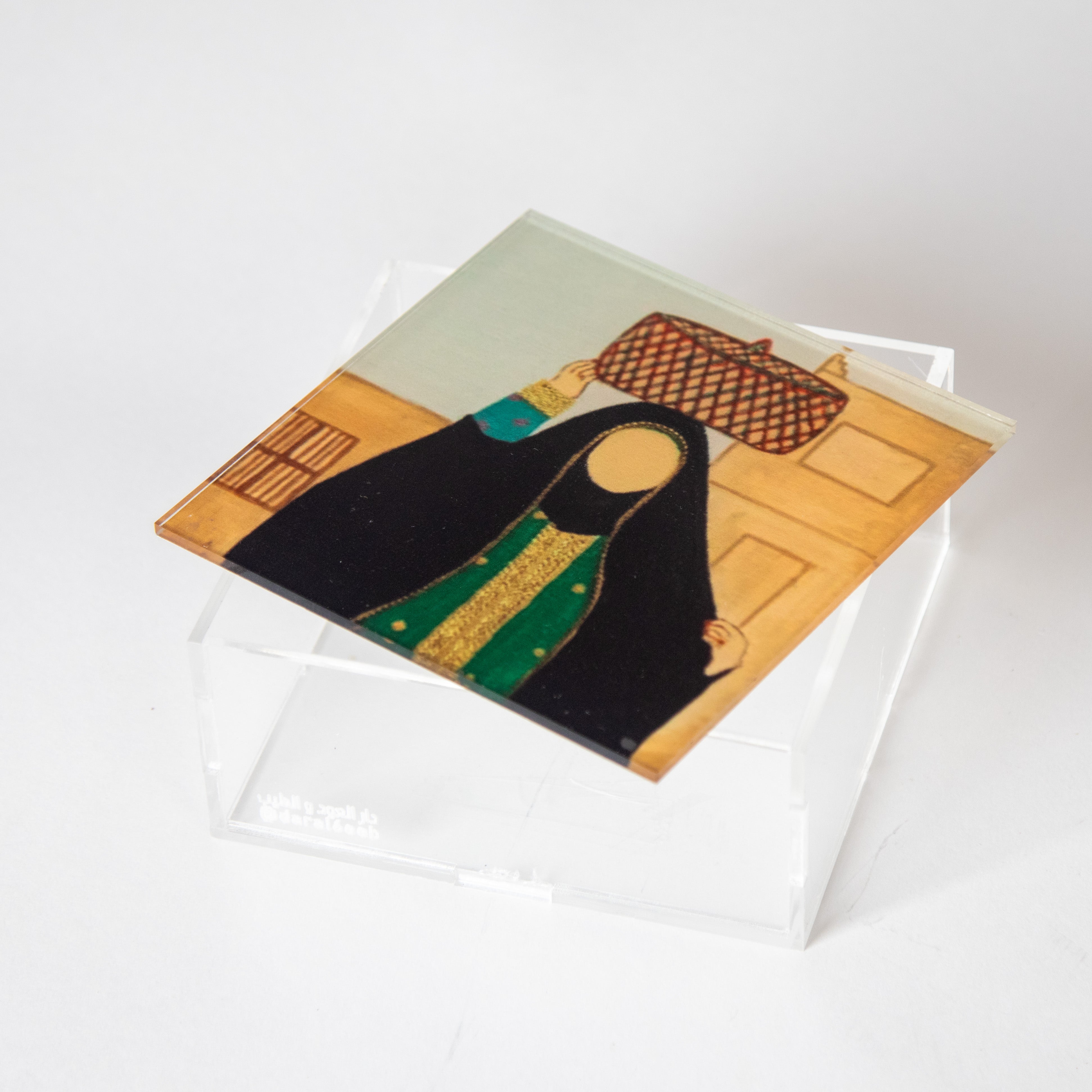 علب أكريلك برسم يدوي