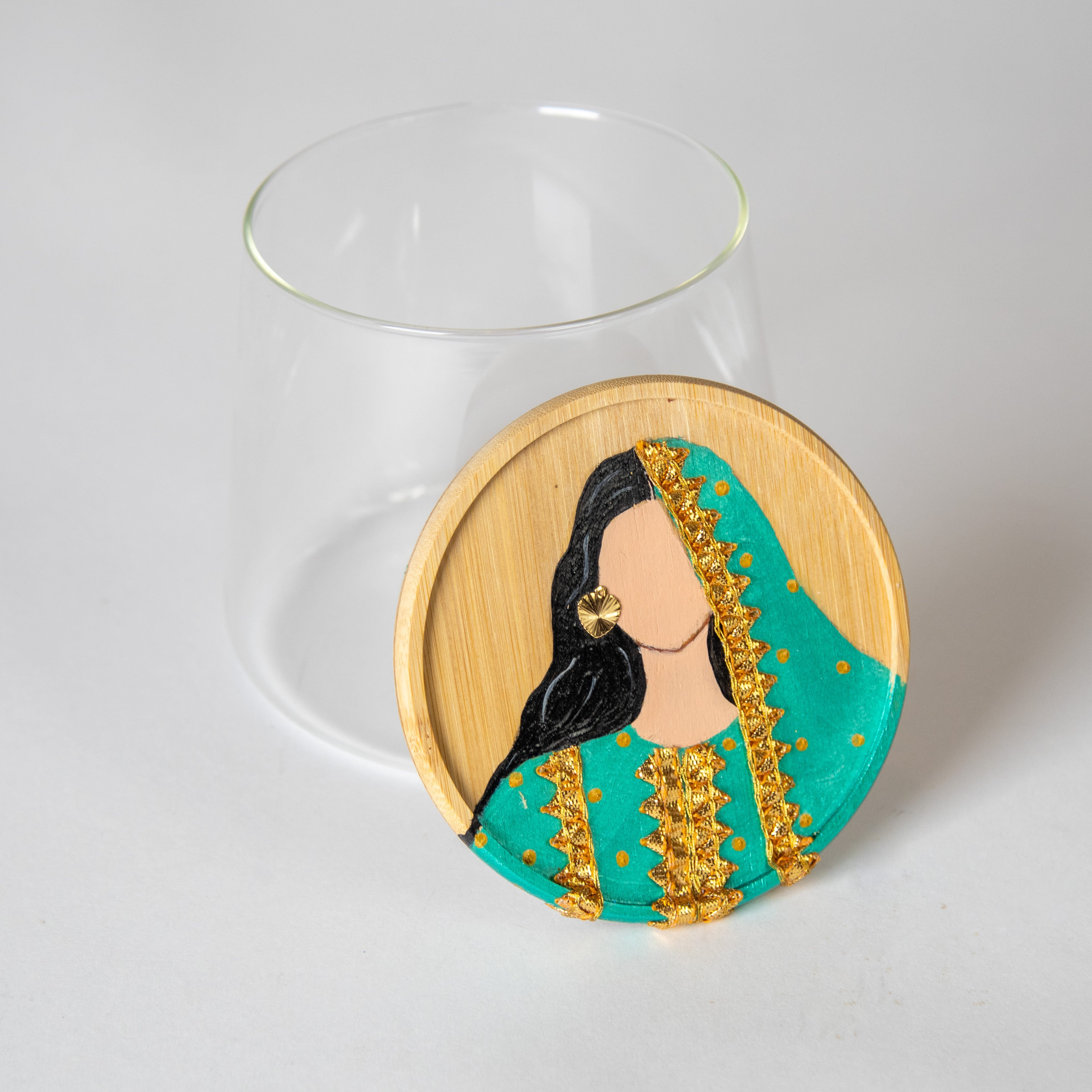 علب زجاجية برسم اليد