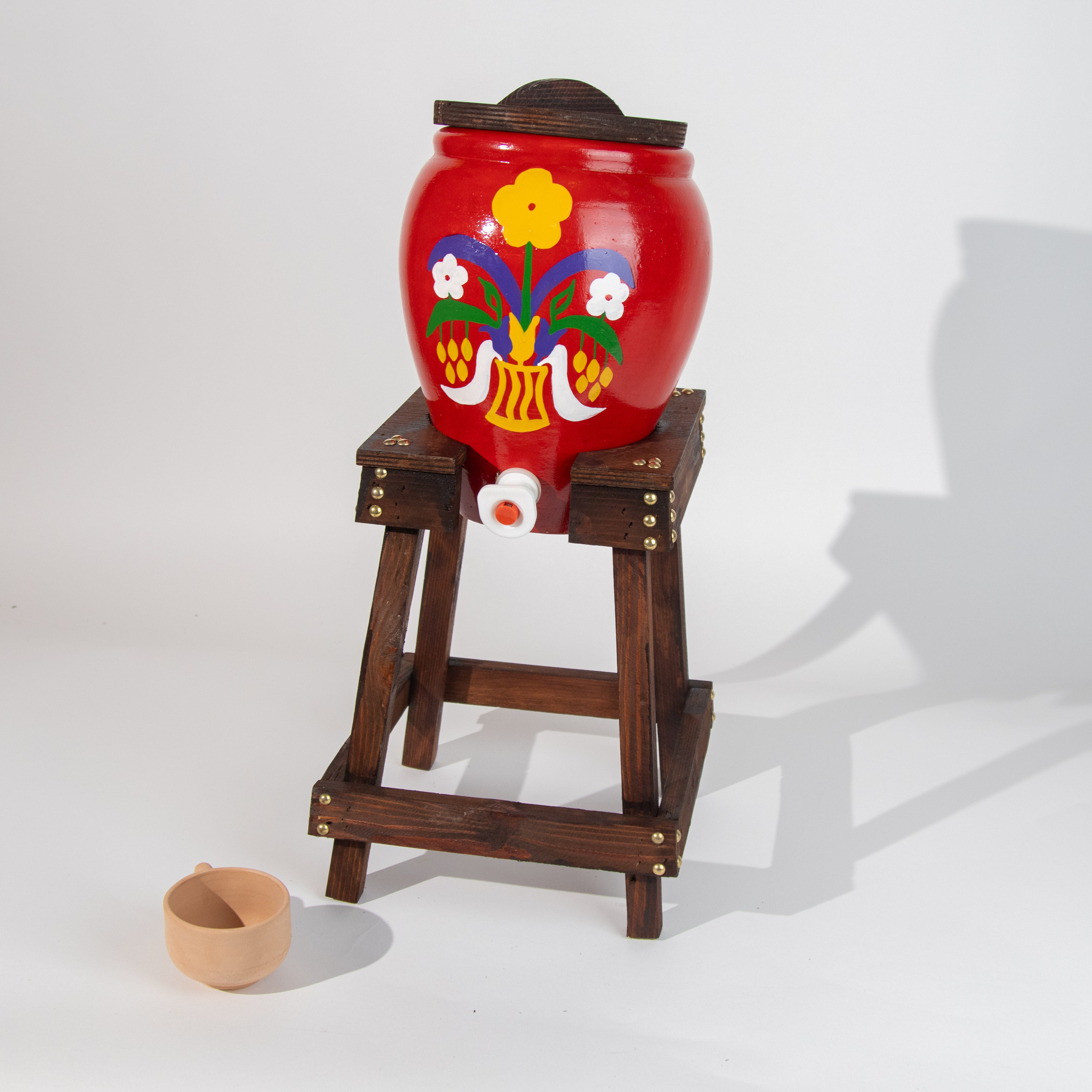 جره ماء ( الحب) ملونة