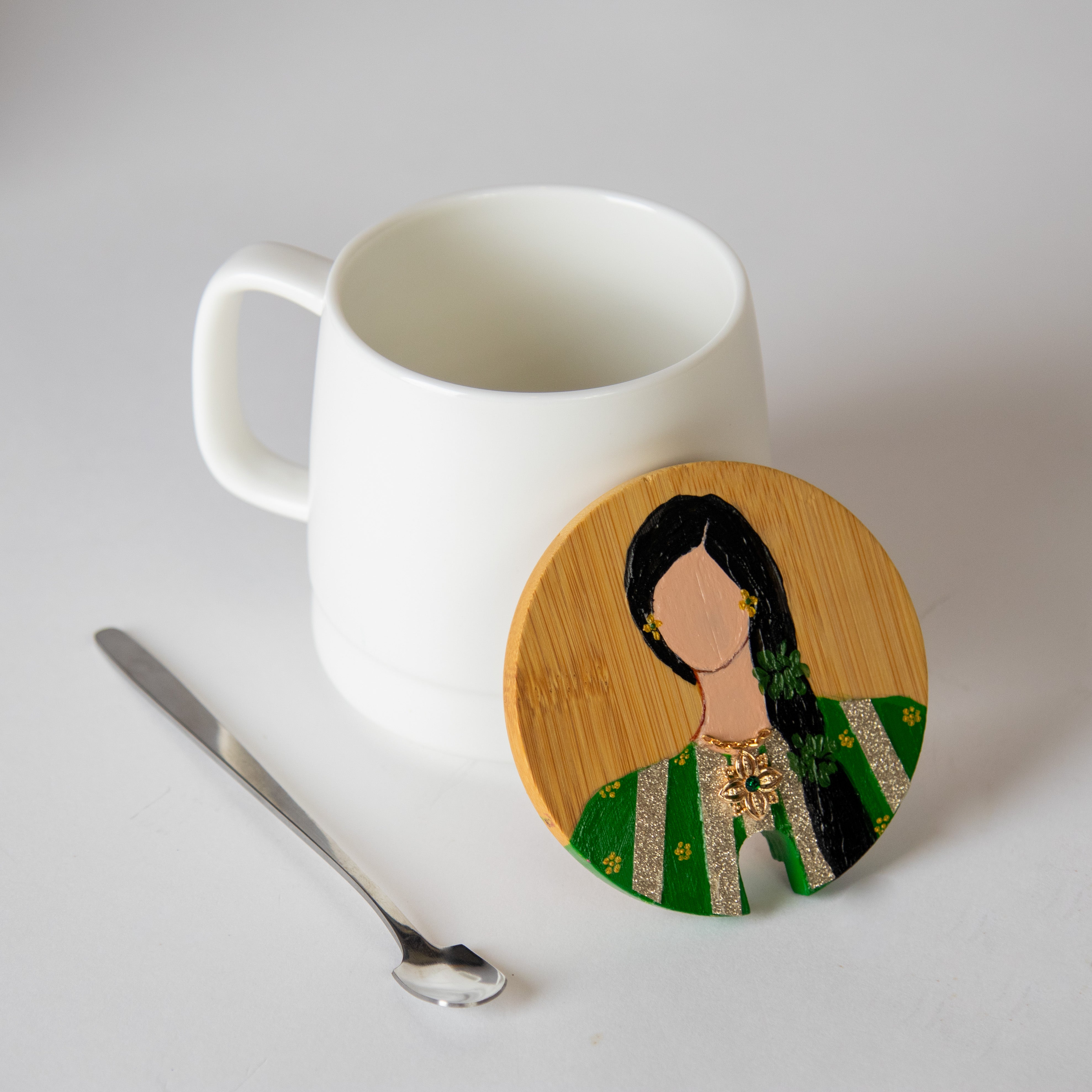 أكواب شاي بالرسم التراثي