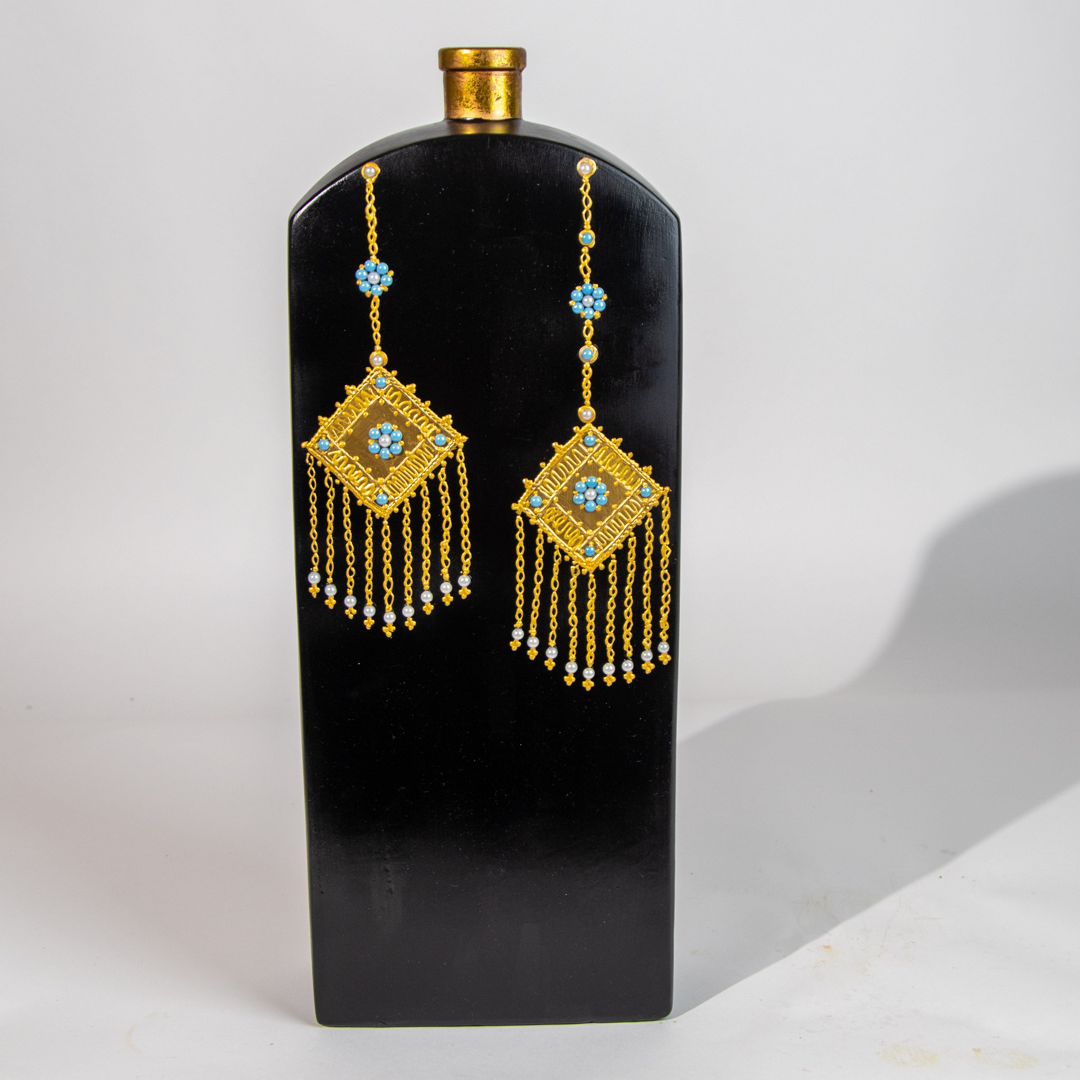 فازة سوداء كبيرة