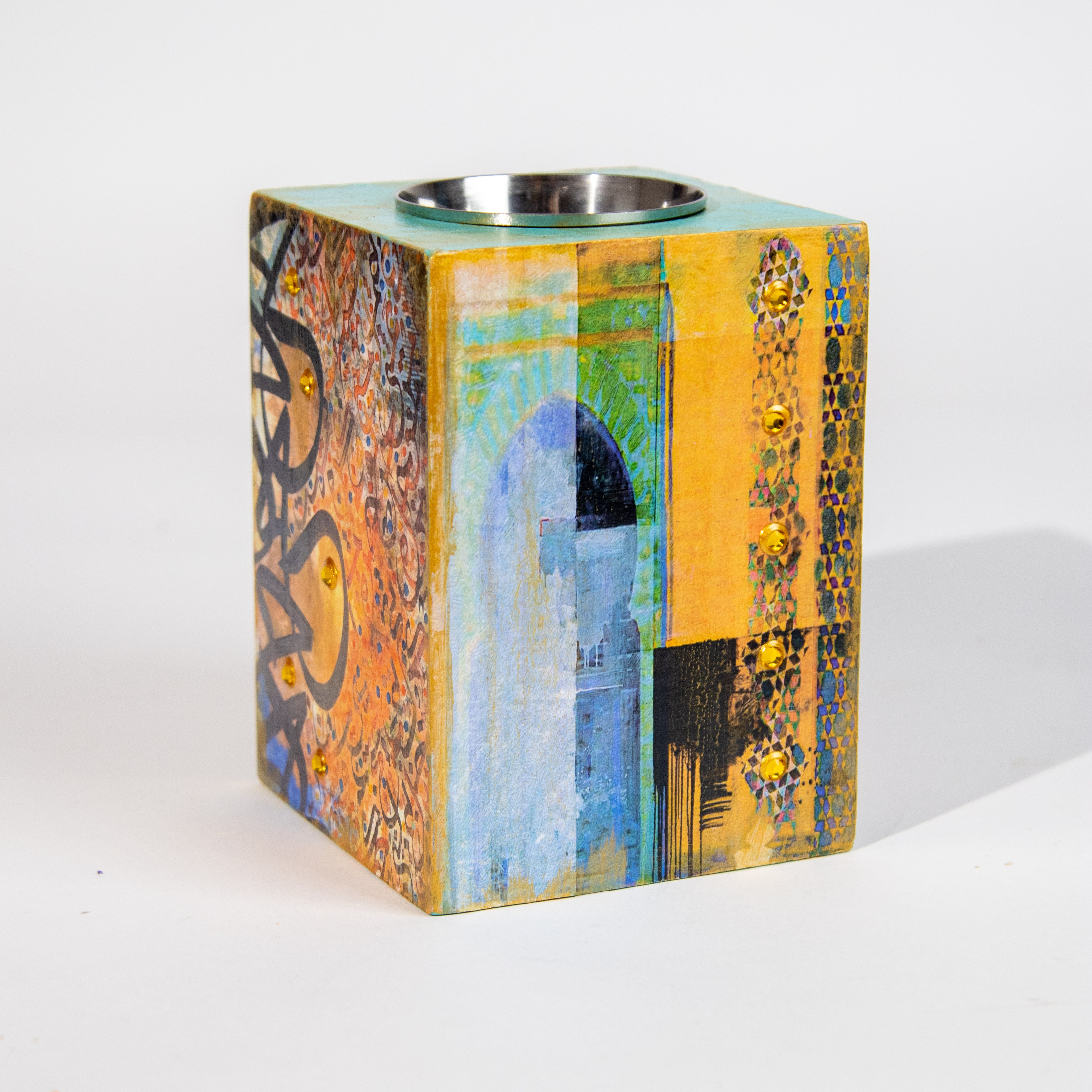 مبخر خشب برسم يدوي