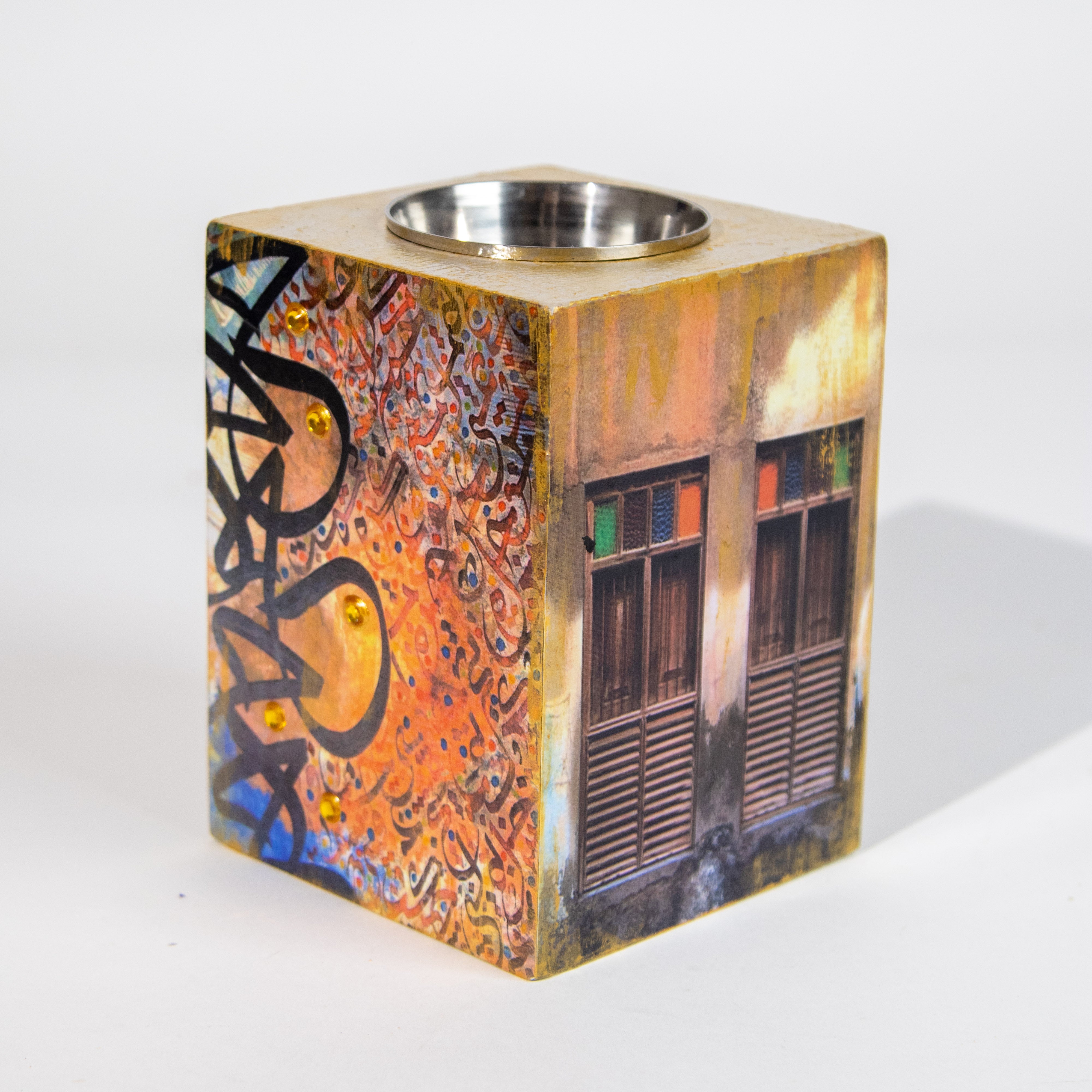 مبخر خشب برسم يدوي