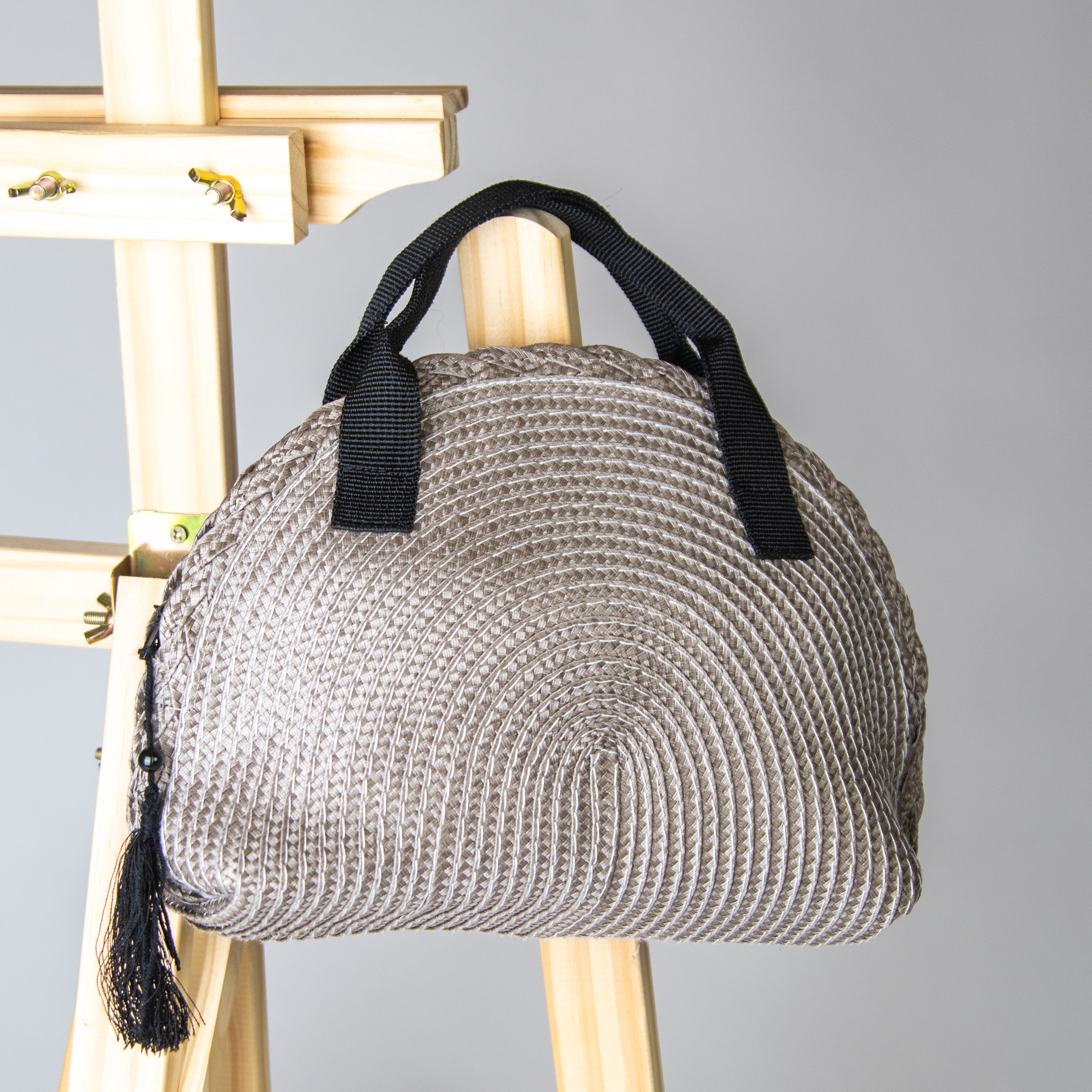 حقيبة يد متوسطة