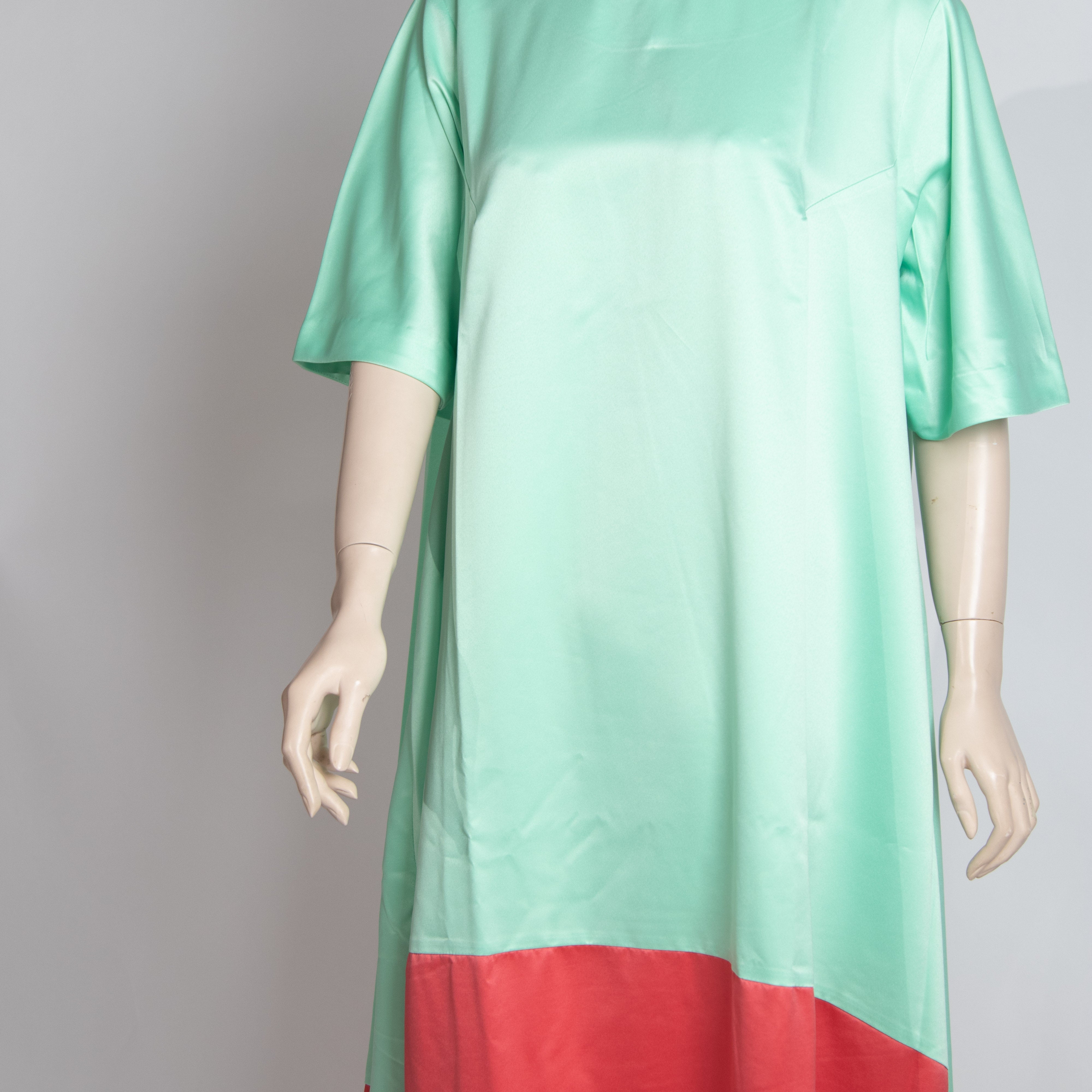 فستان حرير من لونين