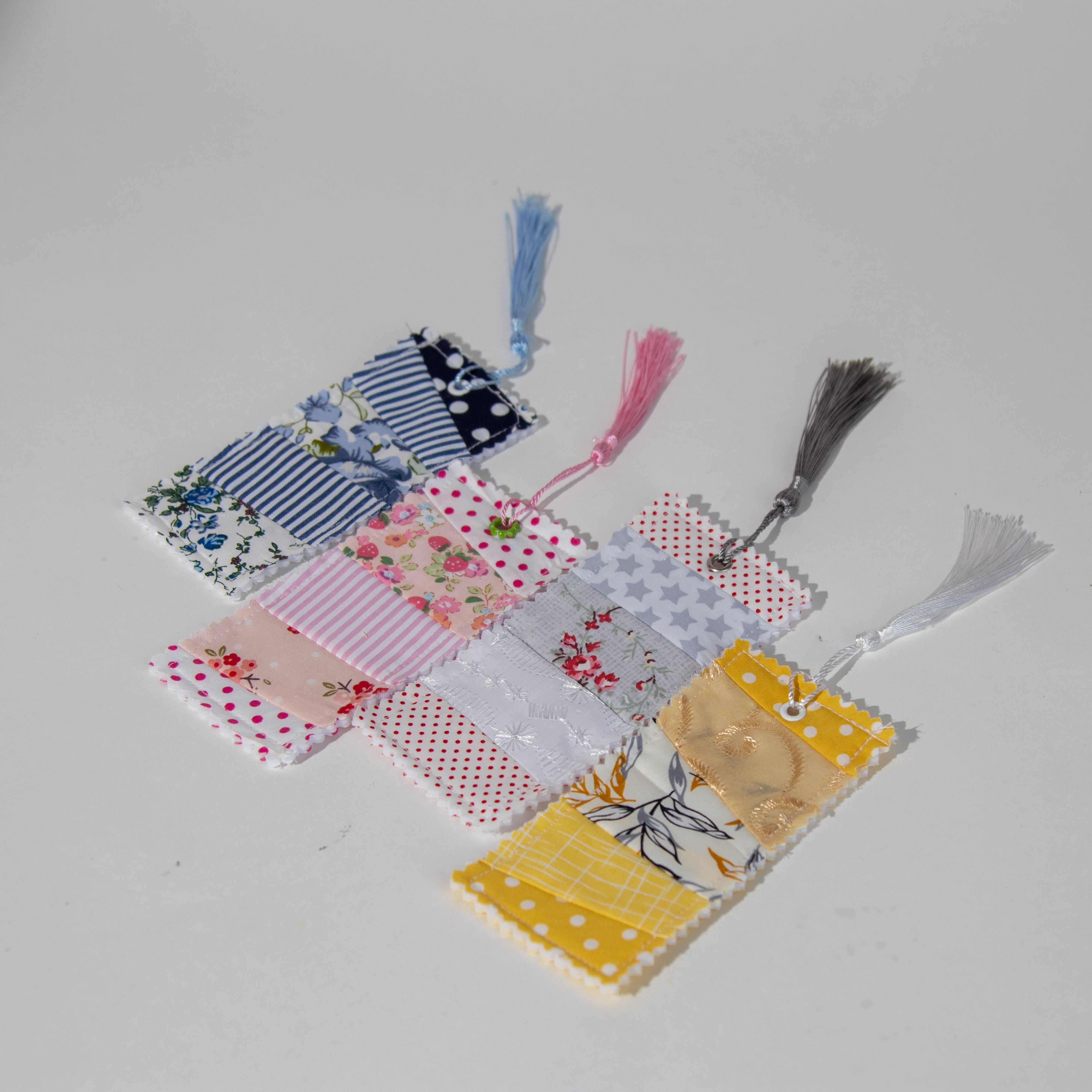 فواصل كتاب قماشية