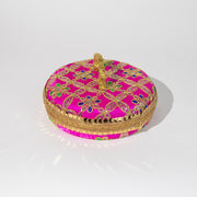 ملة كبيرة مع غطاء ومسكة