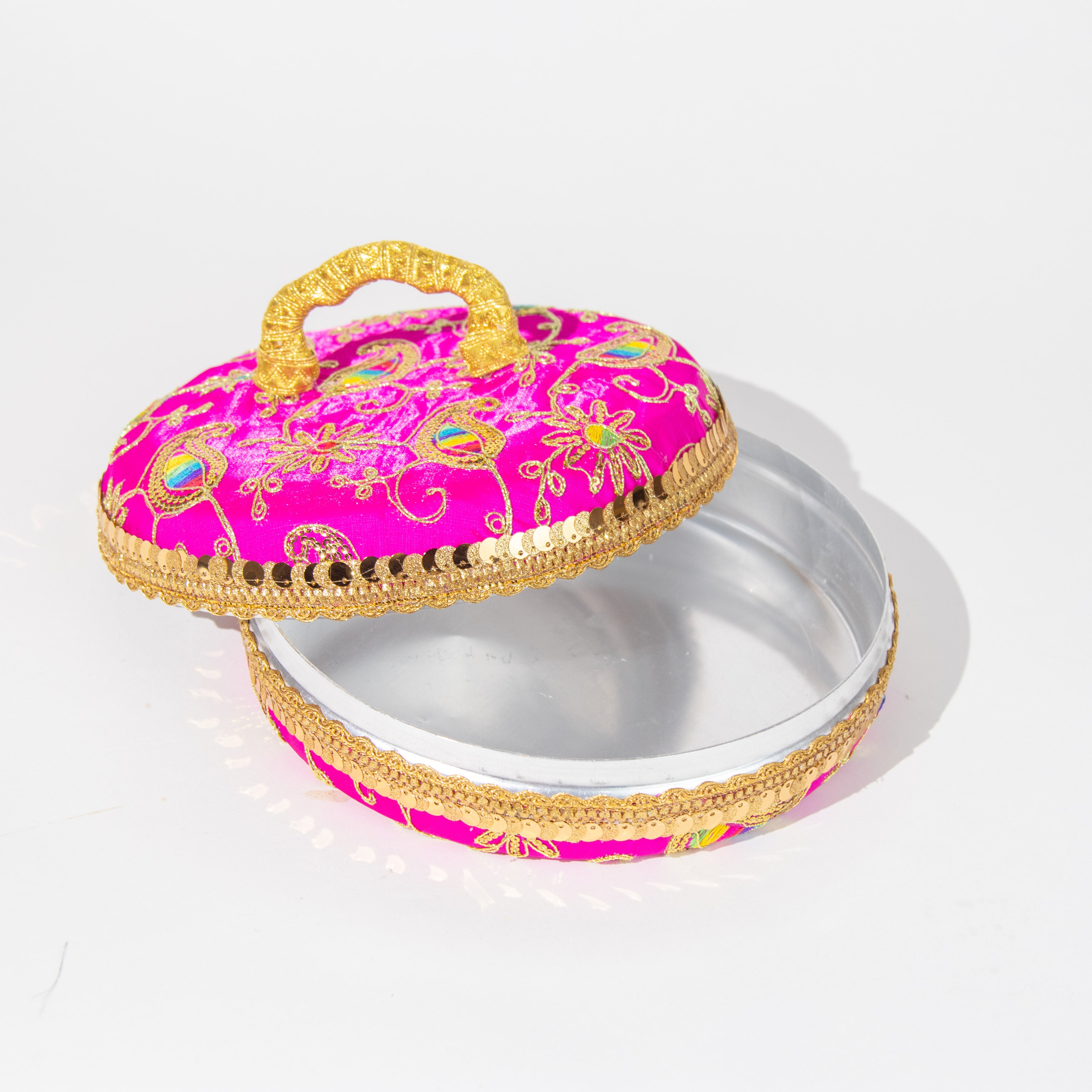 ملة كبيرة مع غطاء ومسكة