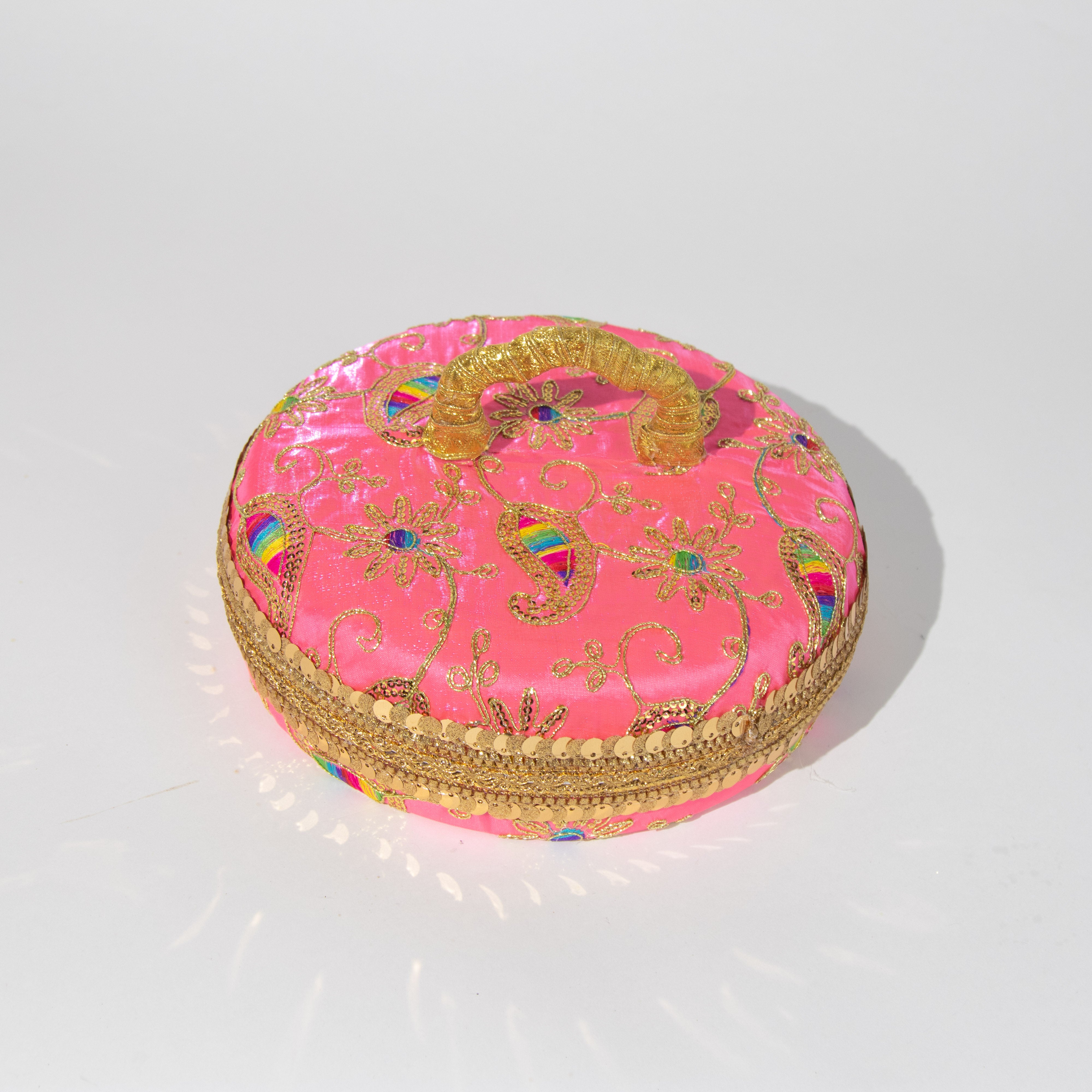 ملة كبيرة مع غطاء ومسكة