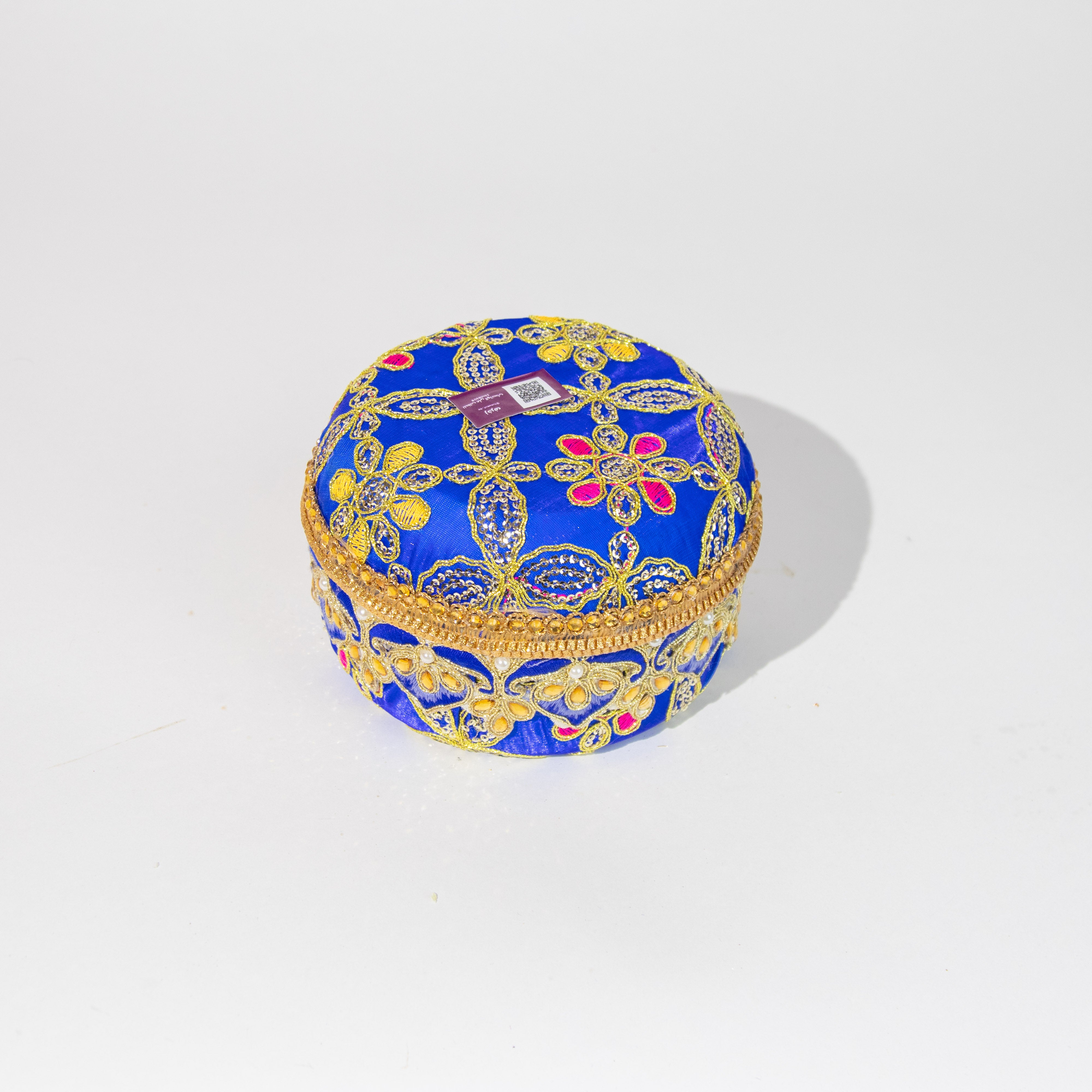 ملة صغيرة مع غطاء