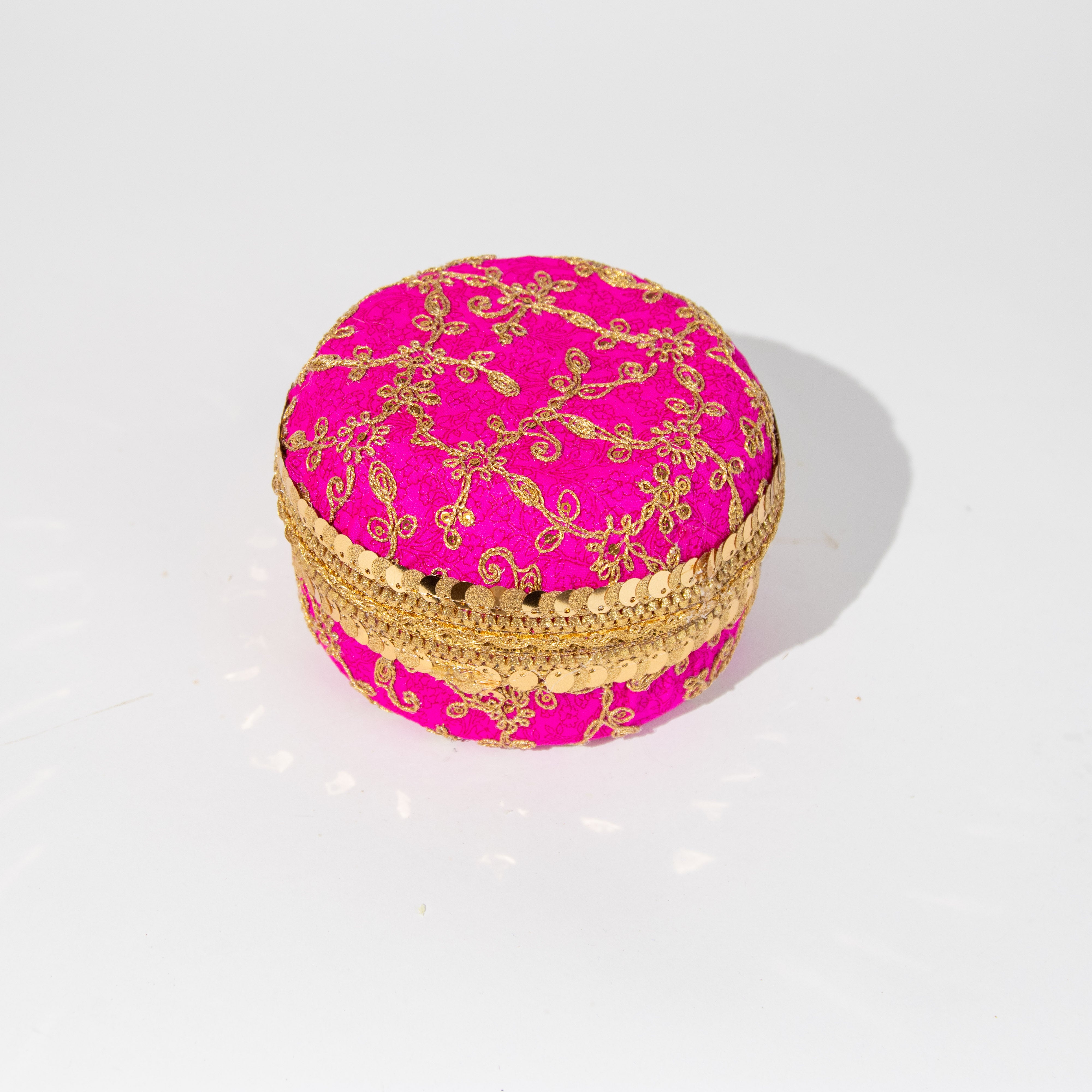 ملة صغيرة مع غطاء