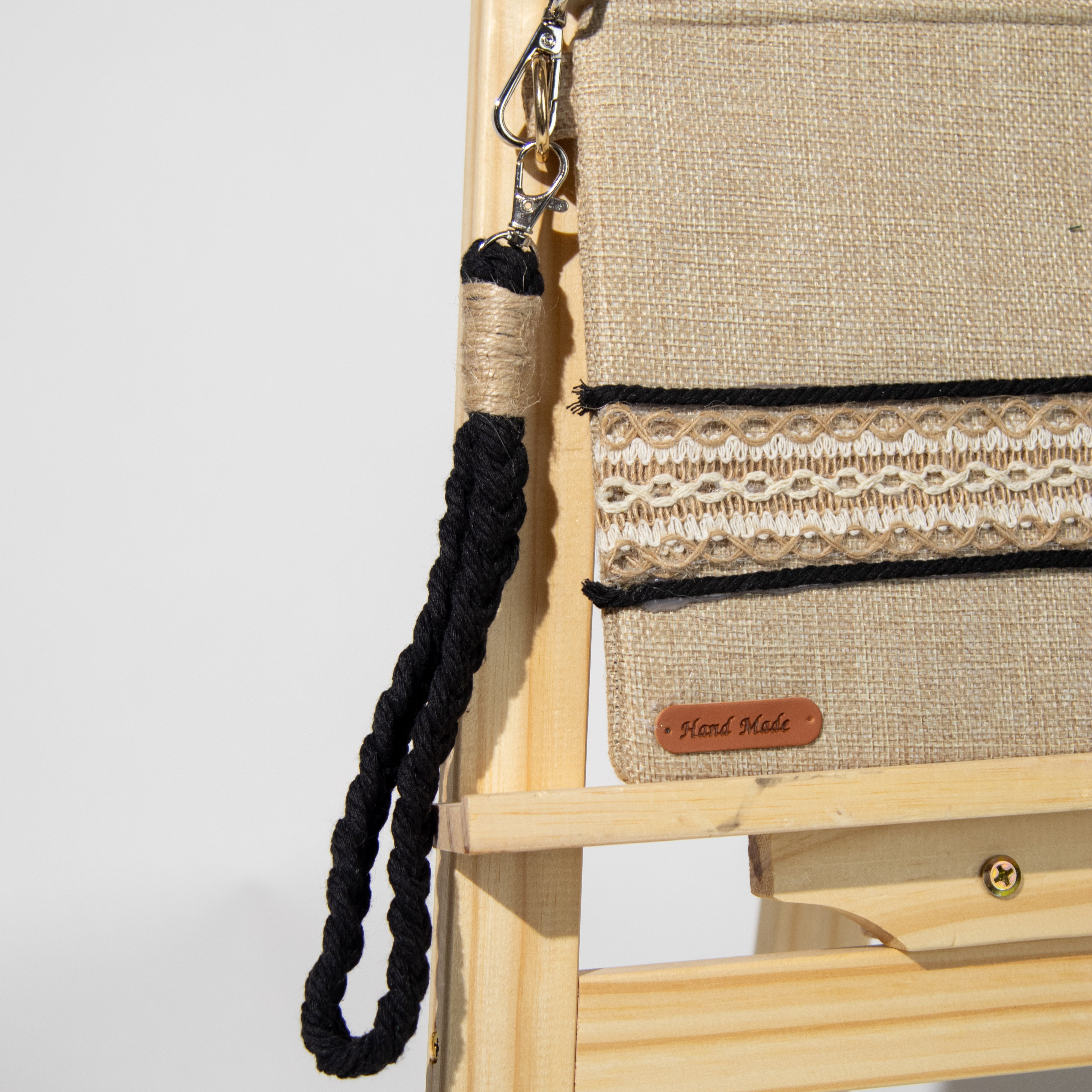 شنطة خيش بذراع مكرمية رفيع