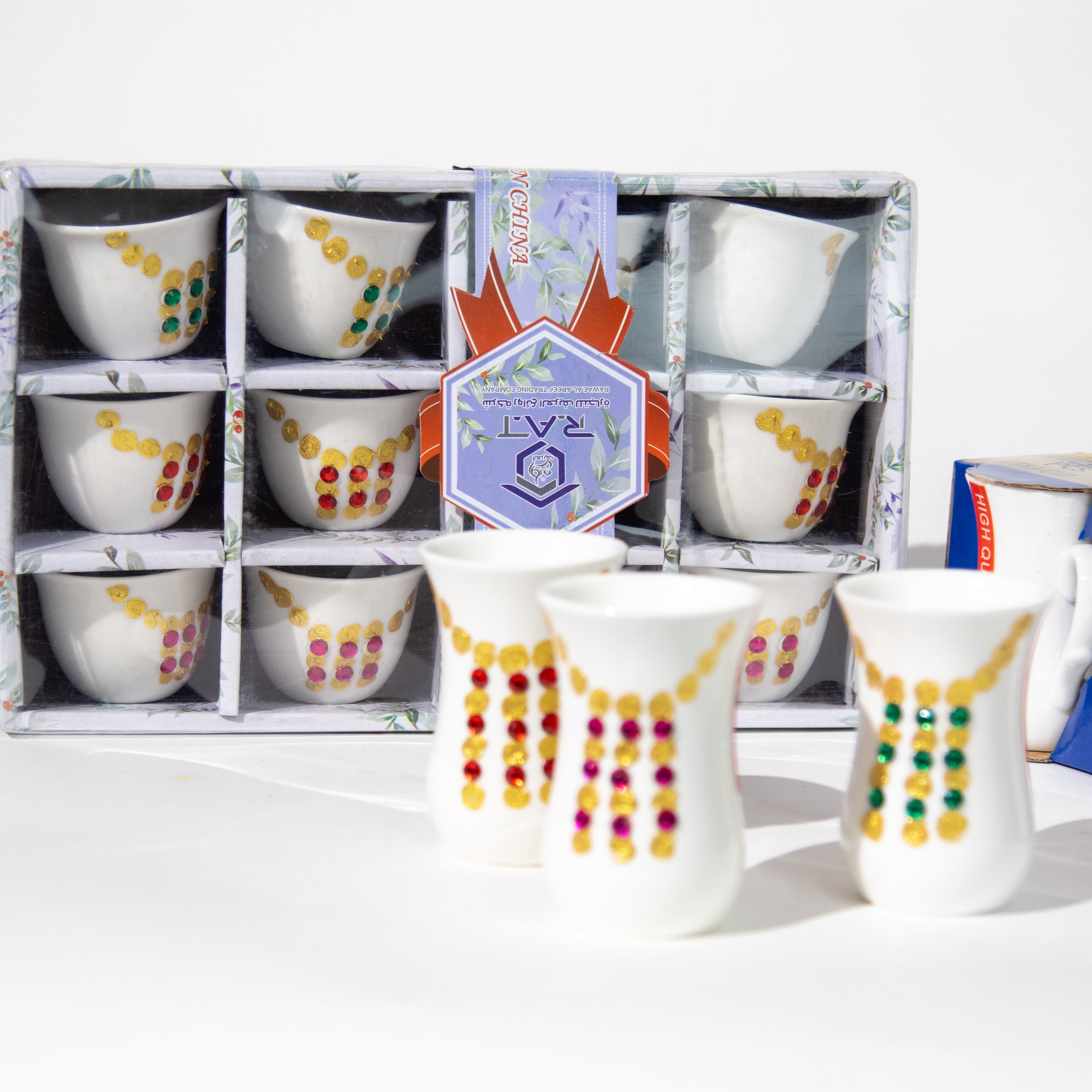 أكواب الضيافة بنقشة المرتعشة