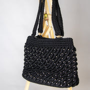 حقيبة سوداء كروشيه