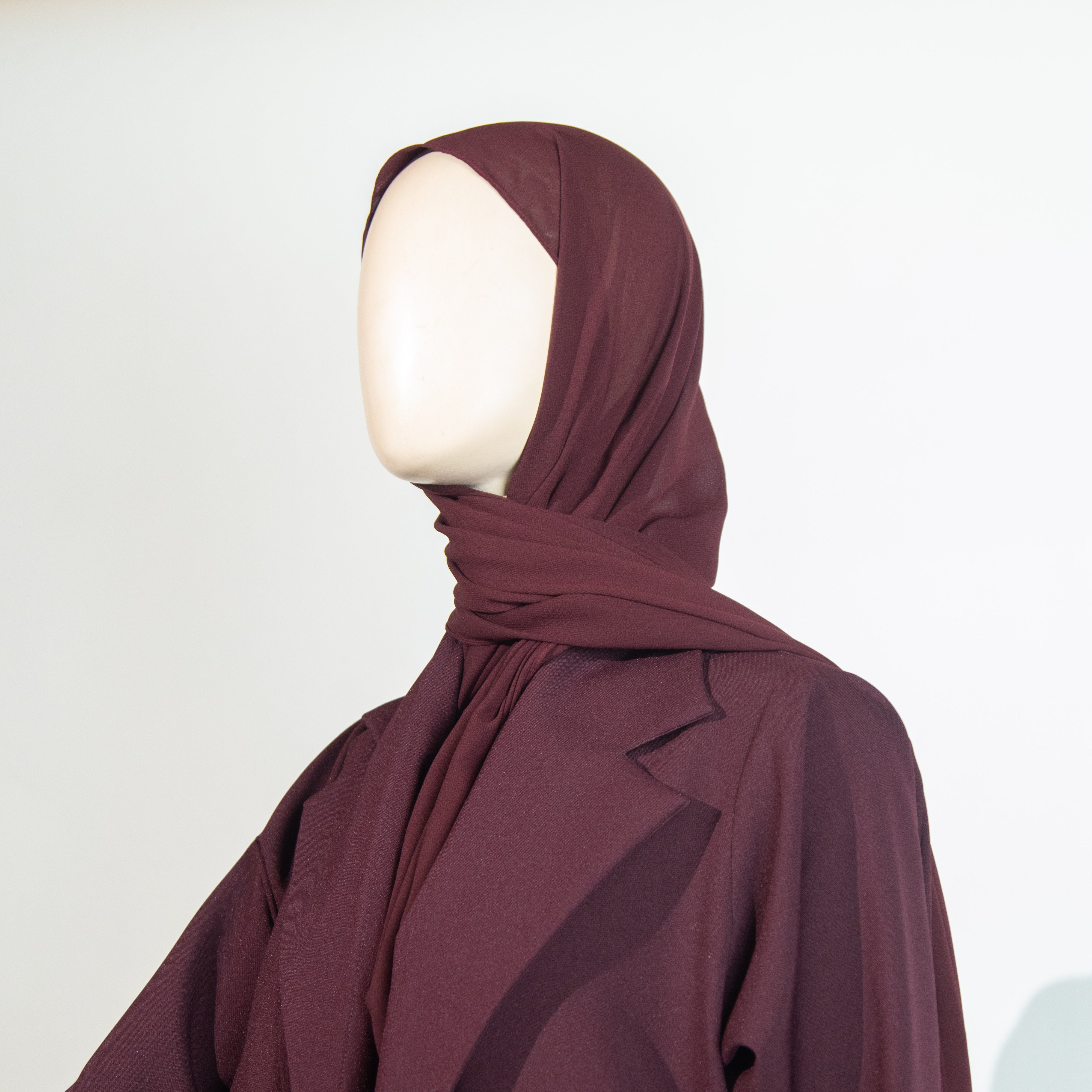 عباية مارونية مفتوحة