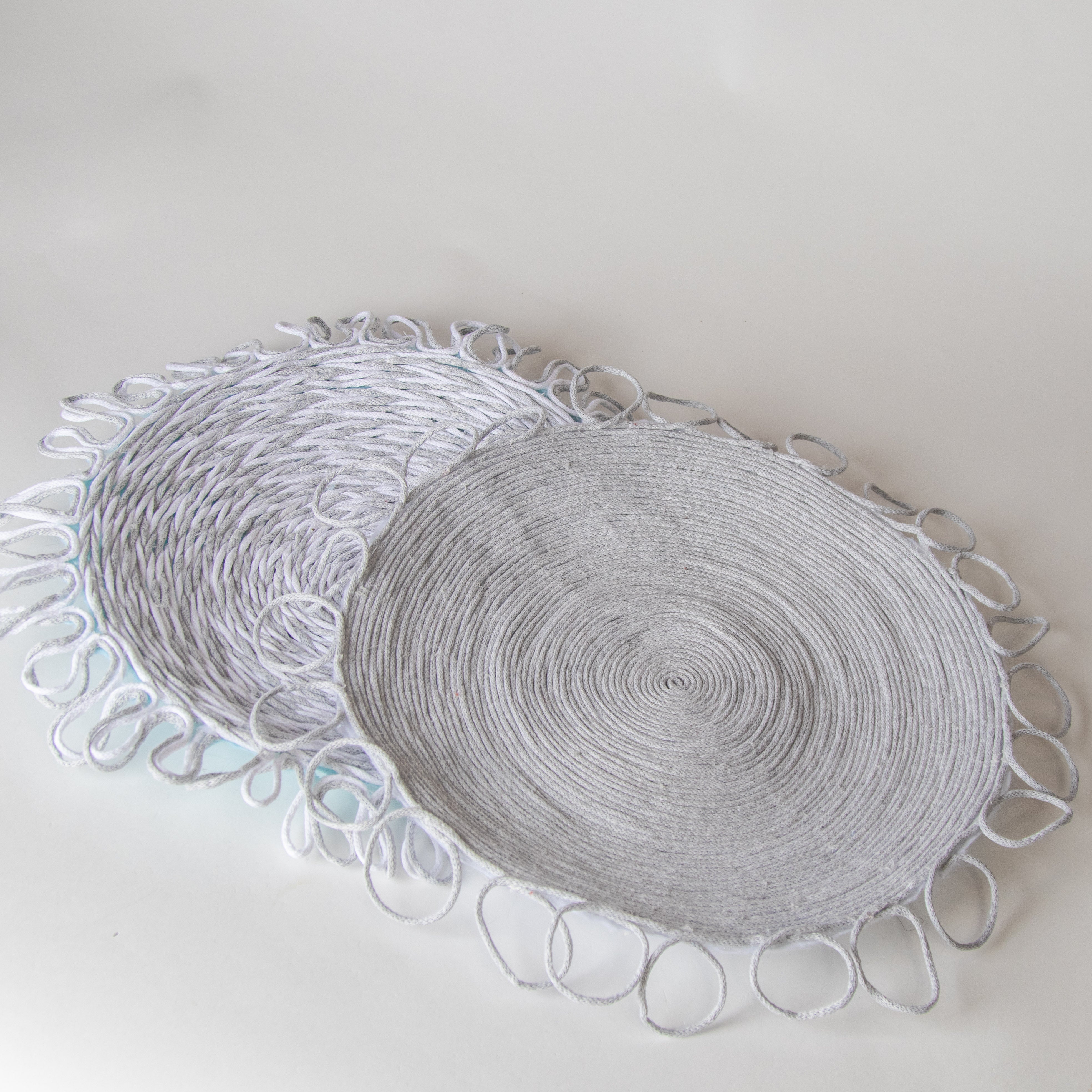 قاعدة مكرمية للصحن