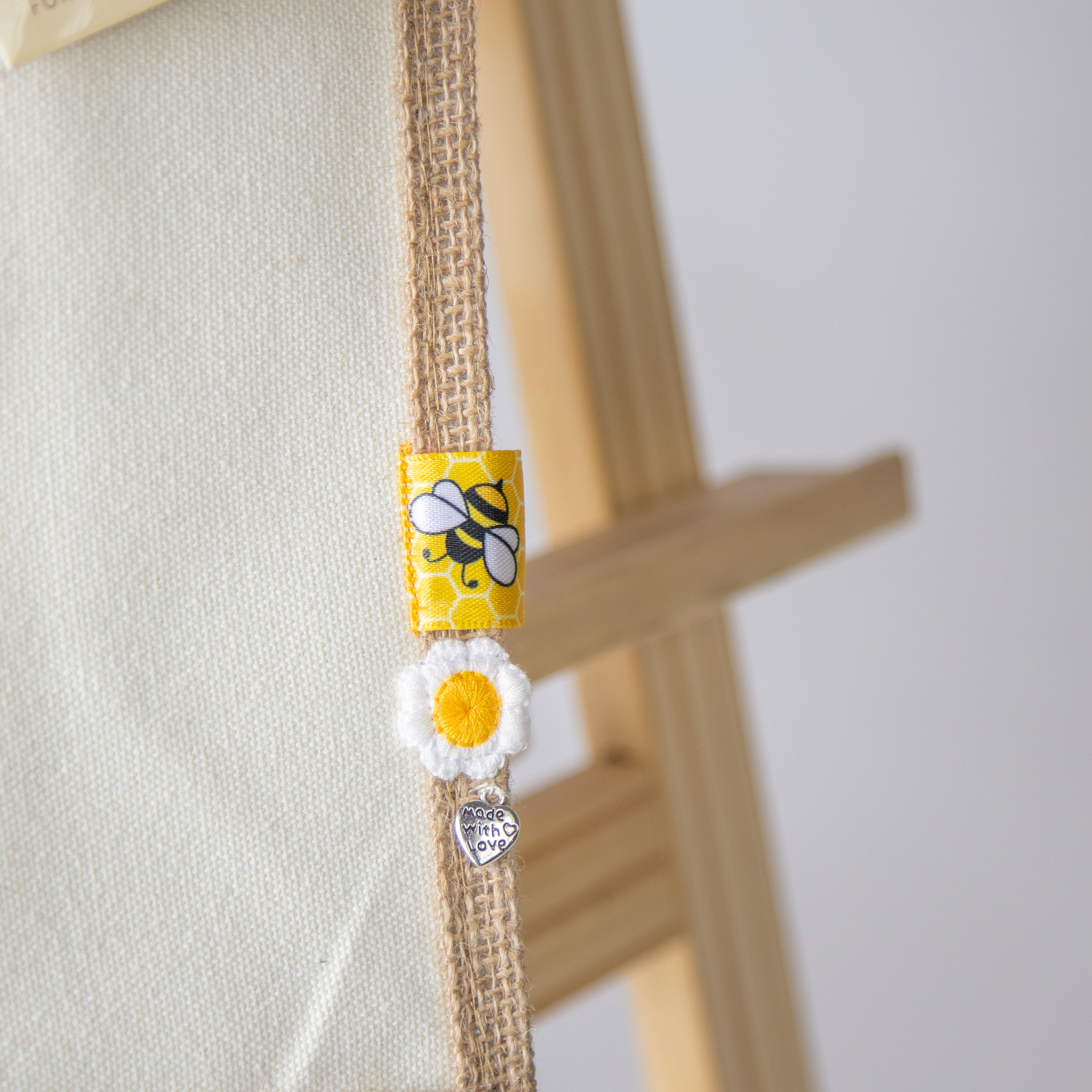 حقيبة أوف وايت مع تطريز