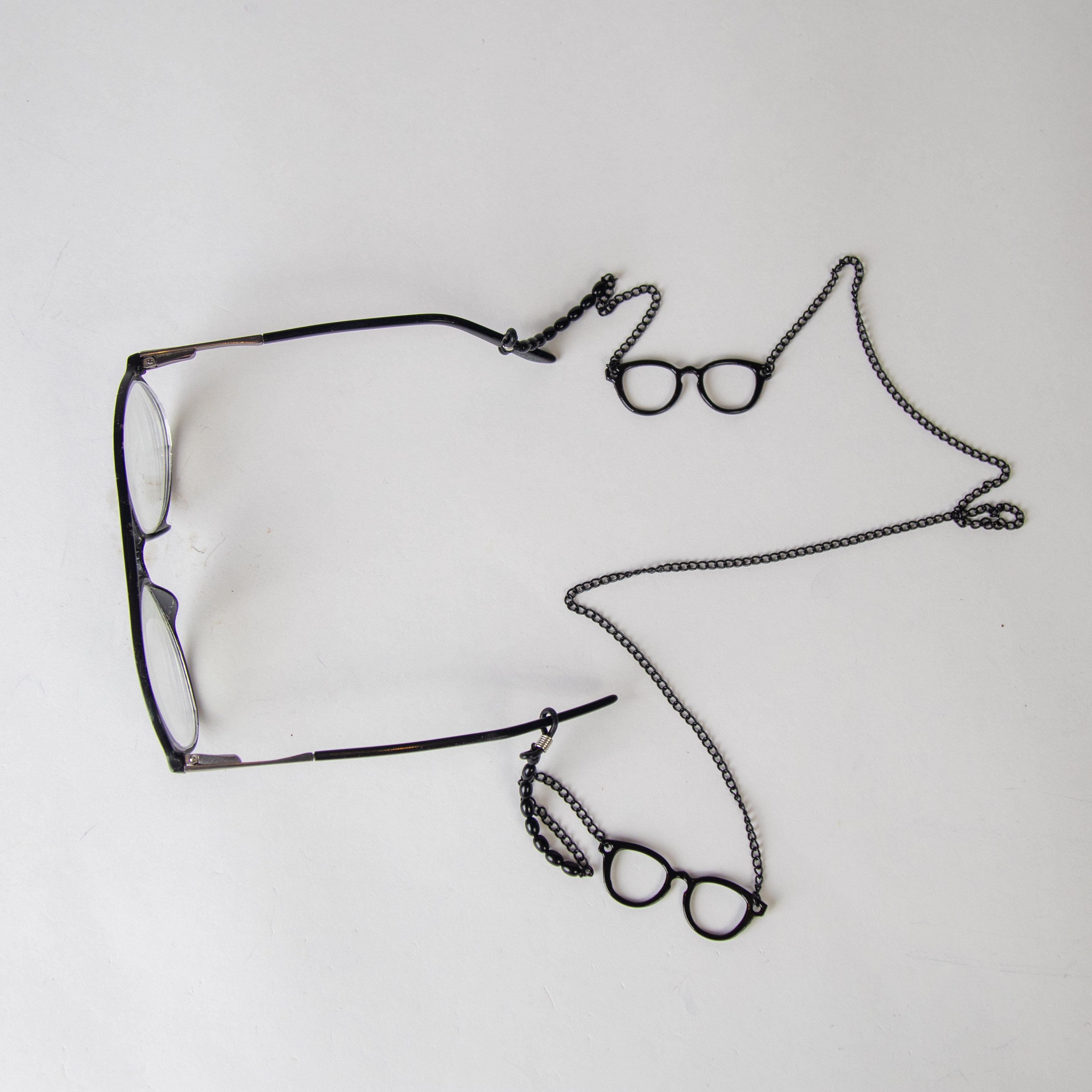 تعليقة نظارة