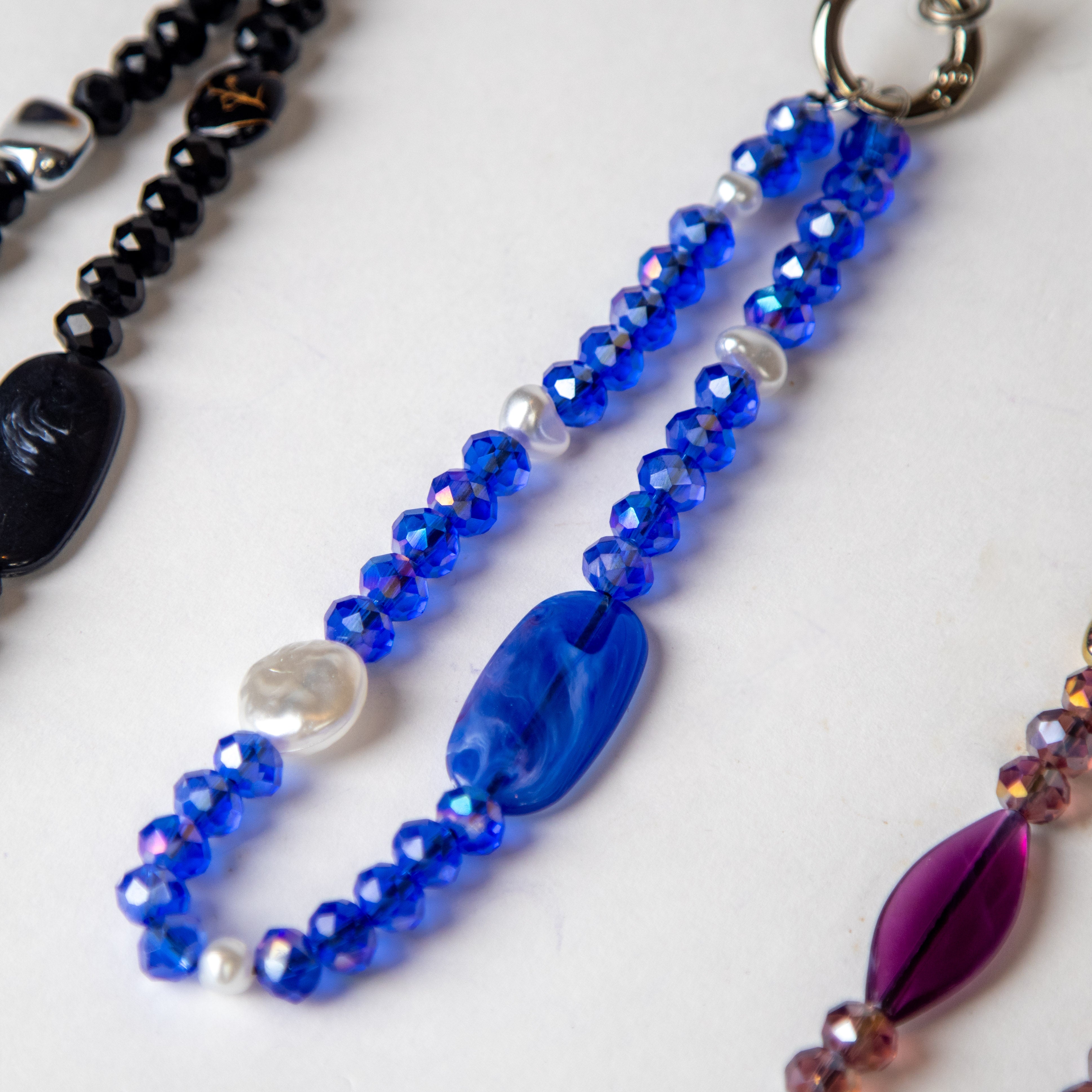 تعليقة تليفون قصيرة