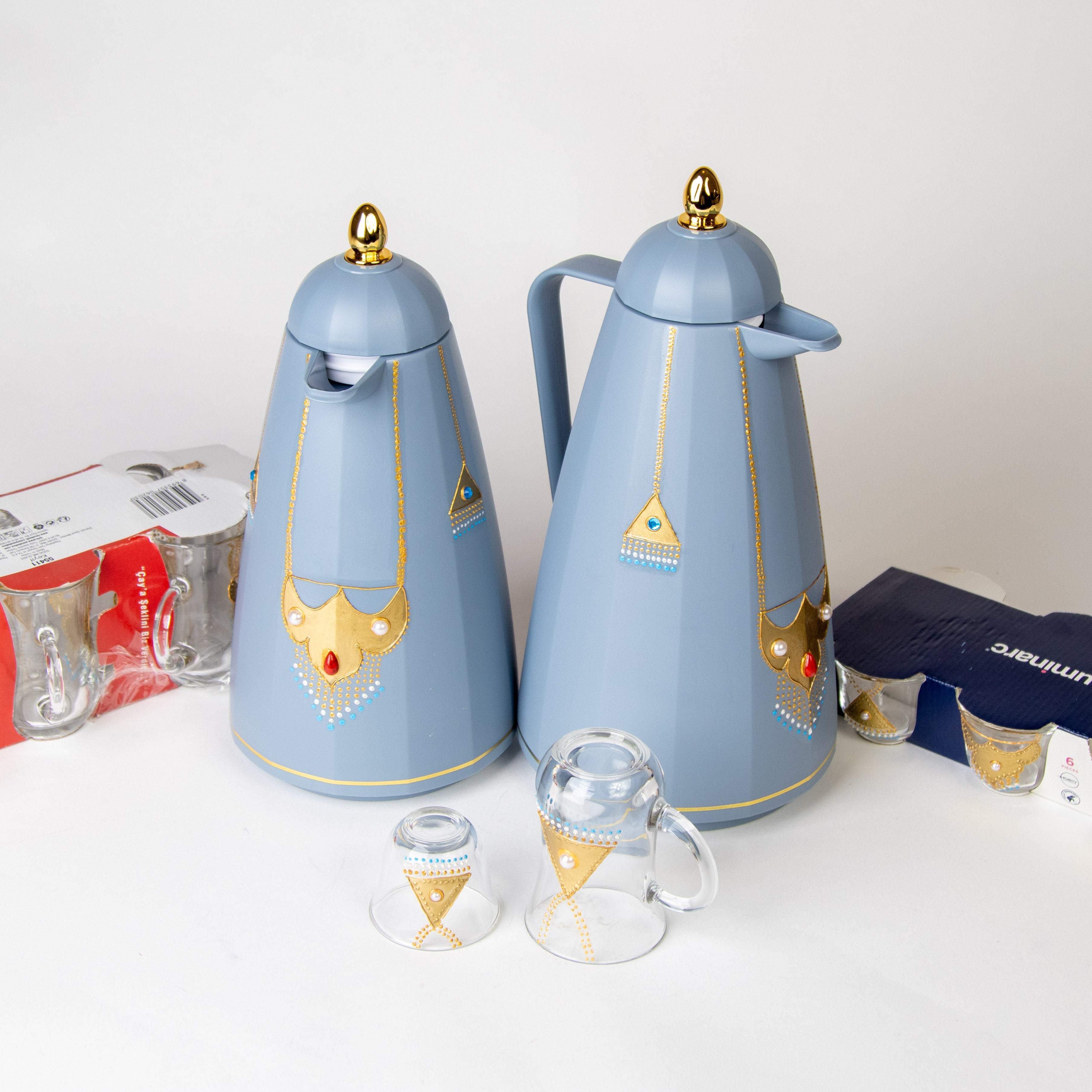 طقم الدلال والأكواب