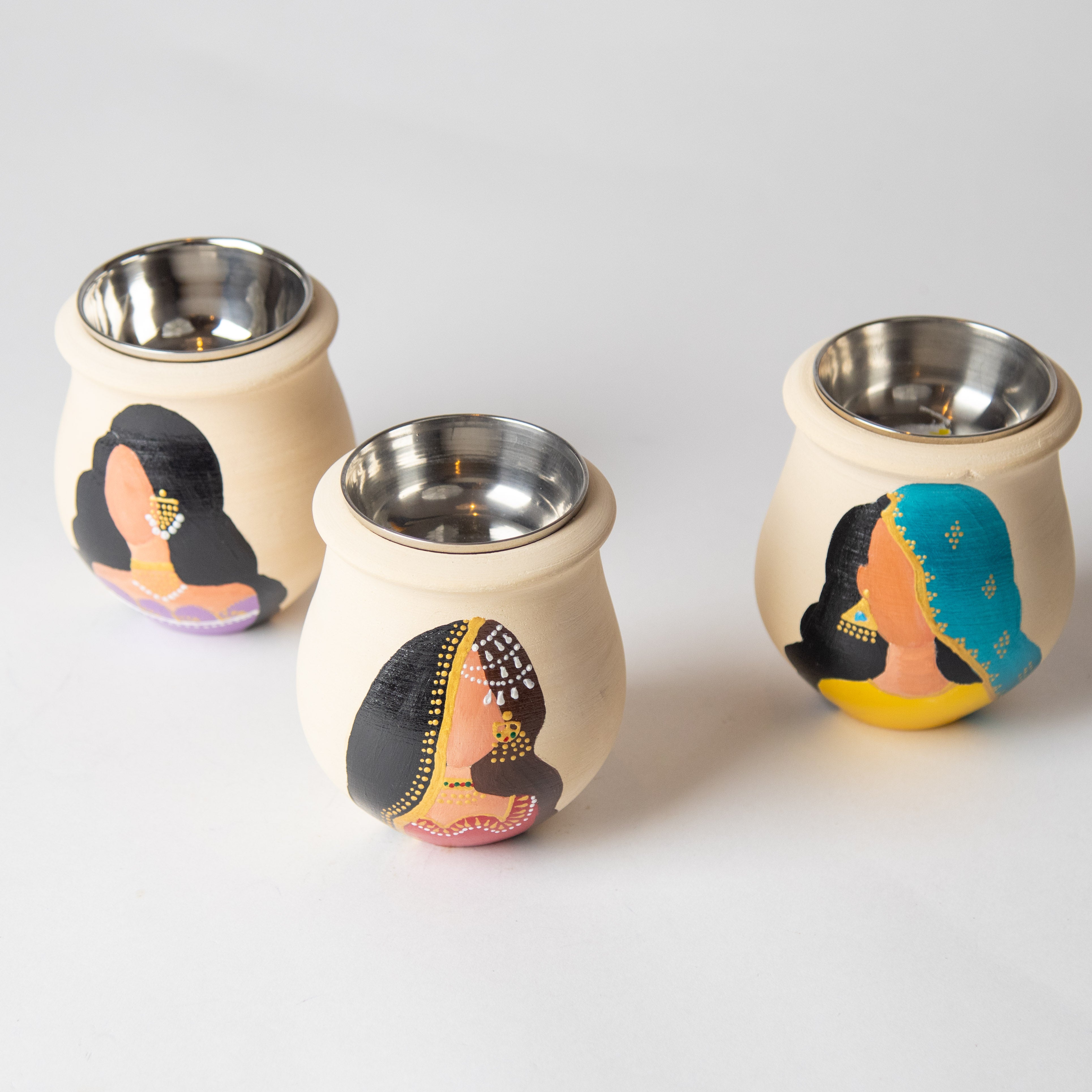 مبخر على شكل بنت