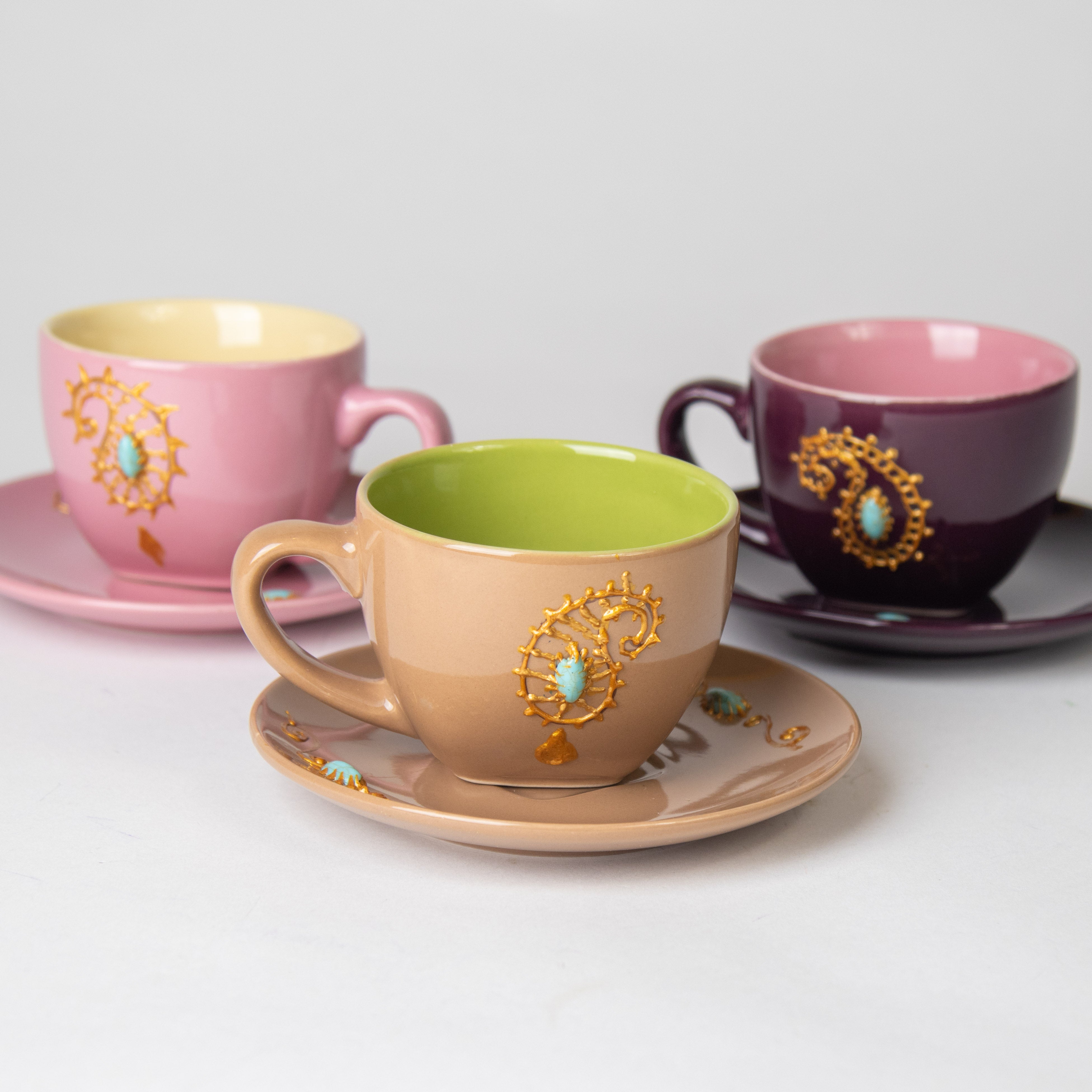 كوب قهوة برسم يدوي