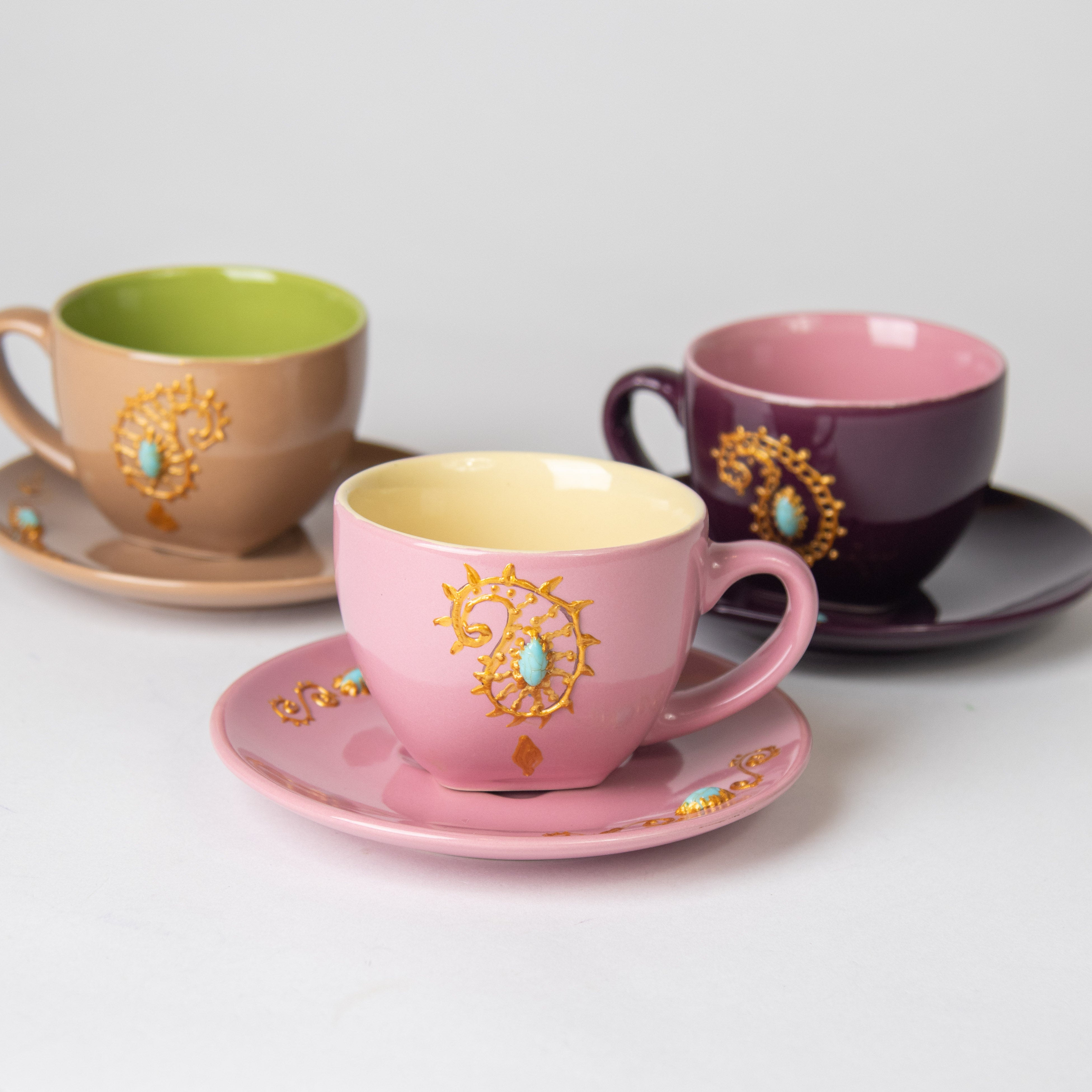 كوب قهوة برسم يدوي