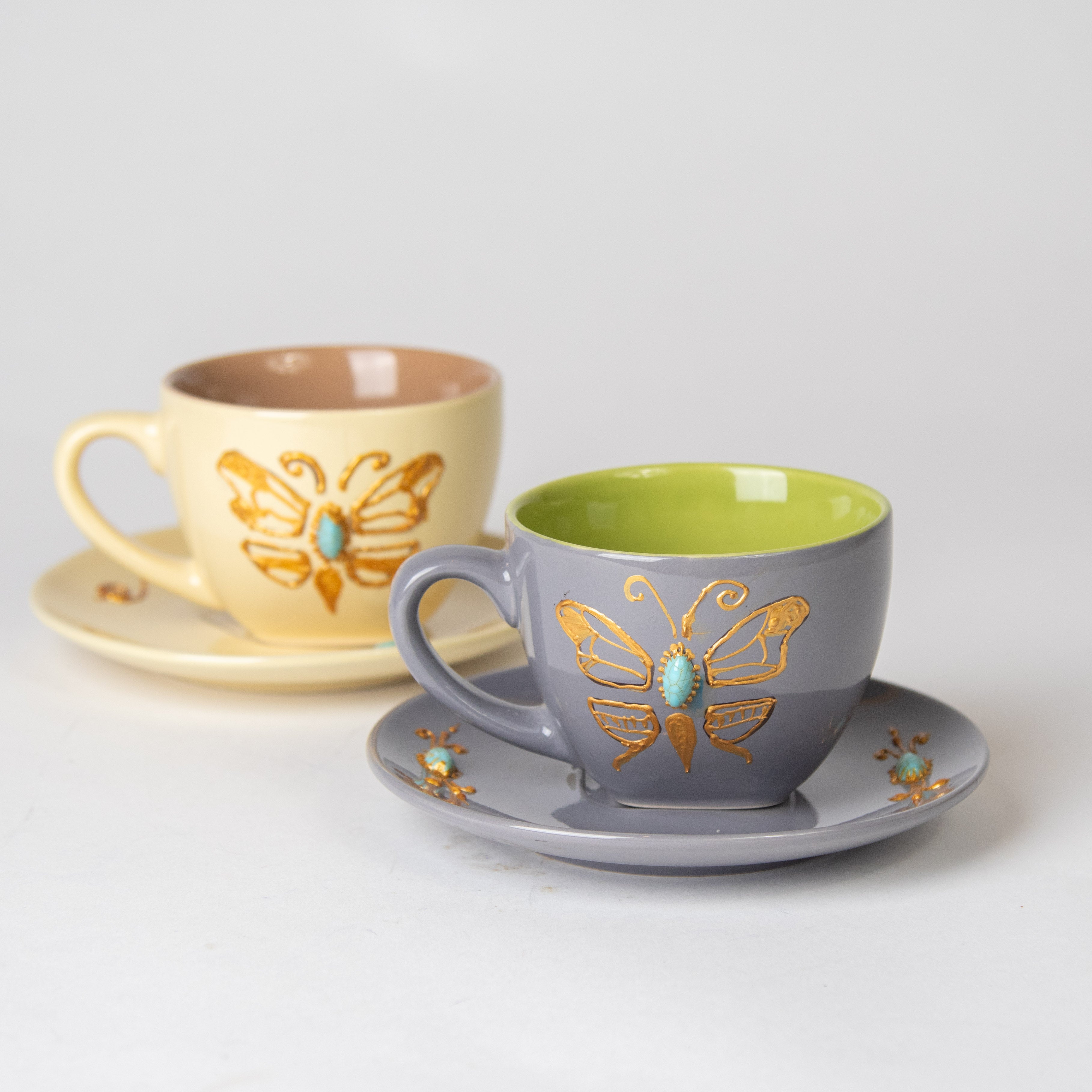 كوب قهوة برسم يدوي