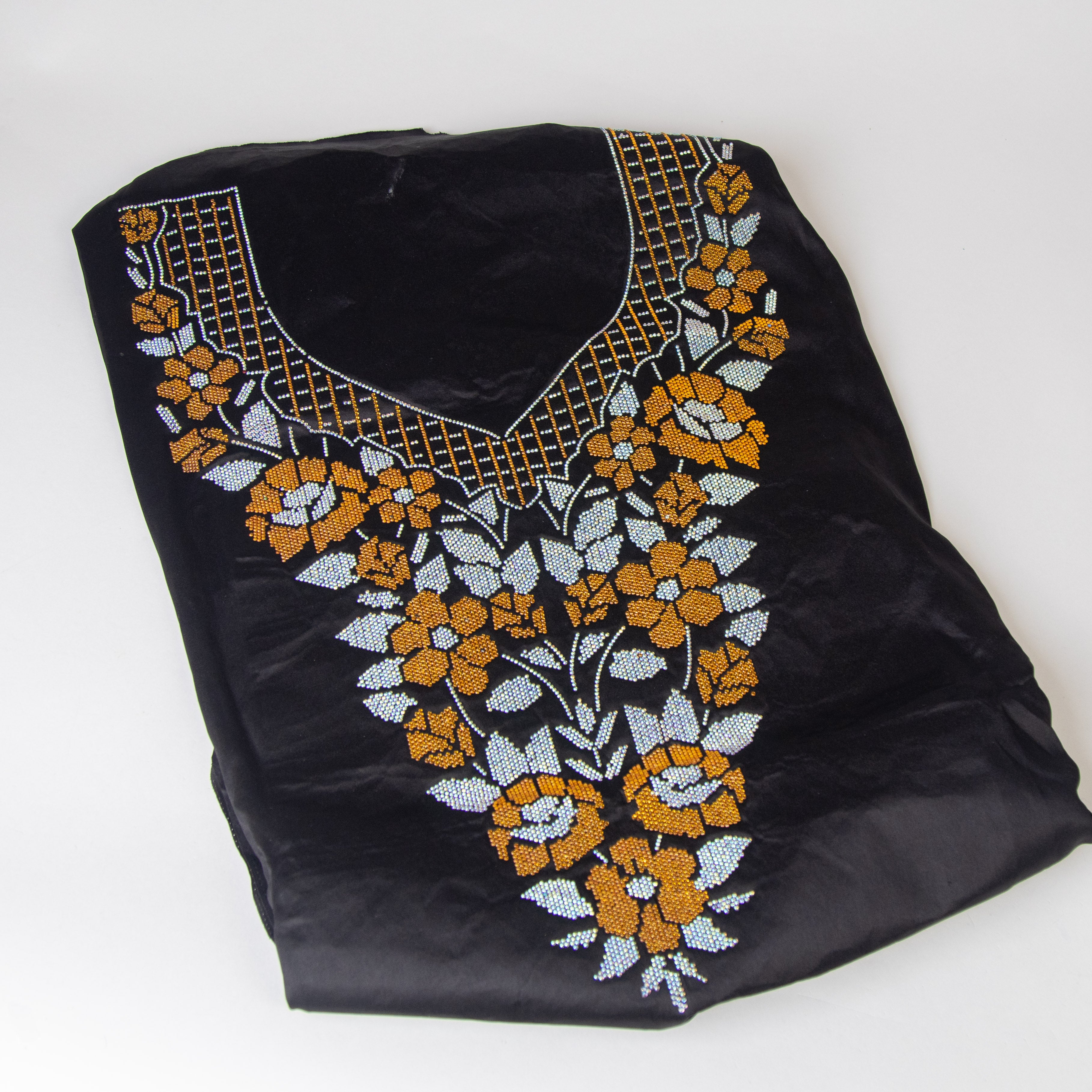 مخور أسود حرير فصوص