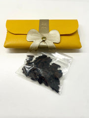 حقيبة صغيرة مع عود