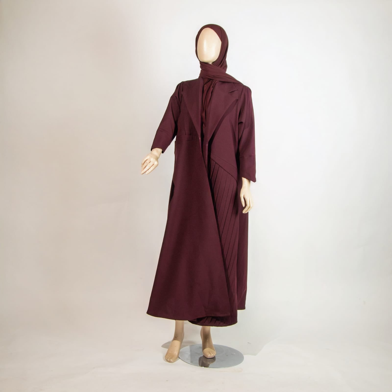 عباية مارونية مفتوحة