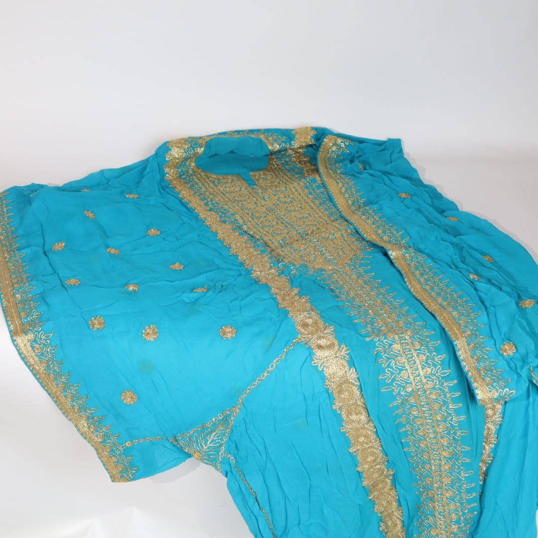 ثوب نشل فيروزي مع تطريز ذهبي