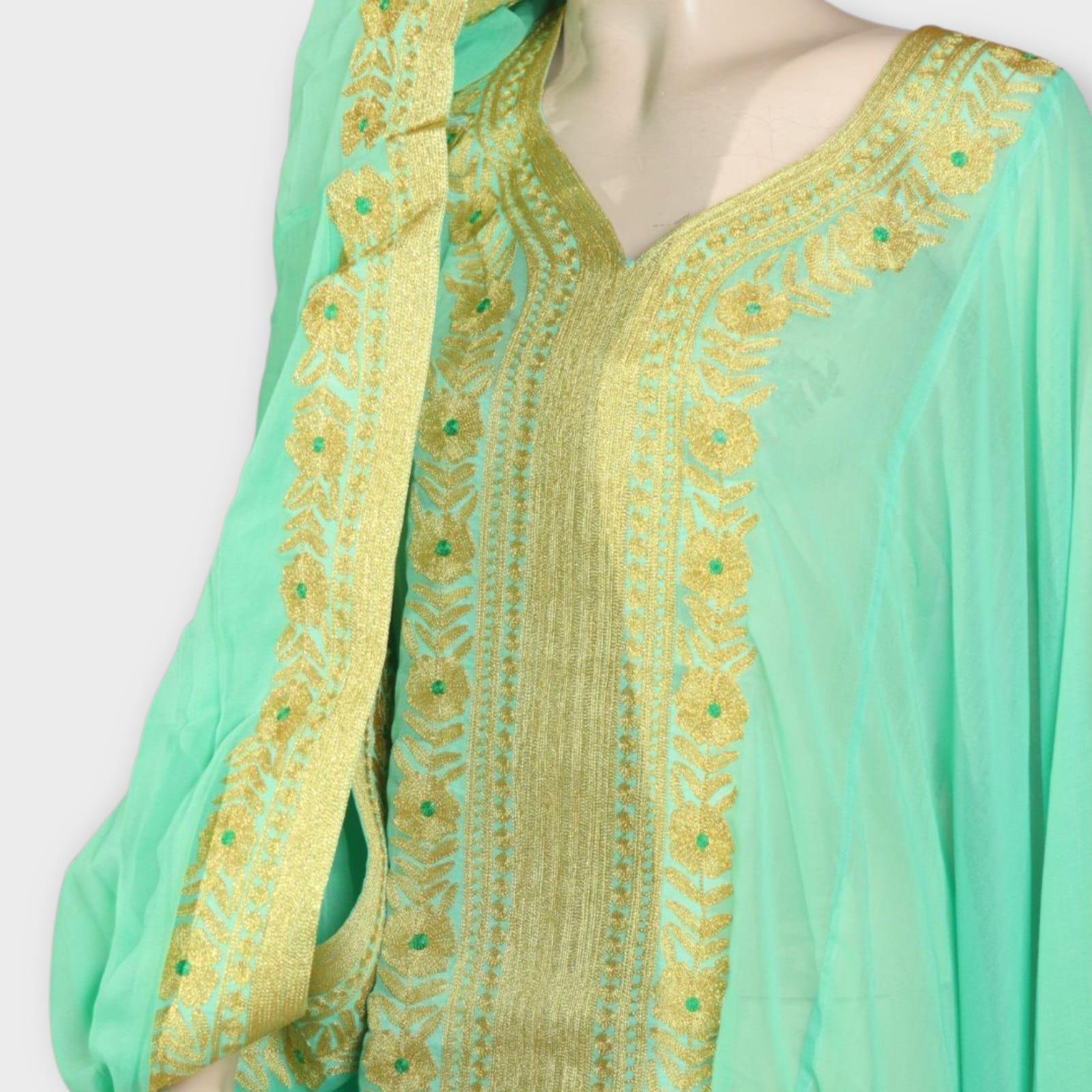 ثوب كورار تيفاني مع تطريز ذهبي