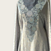 مخور حرير فضي مع فصوص