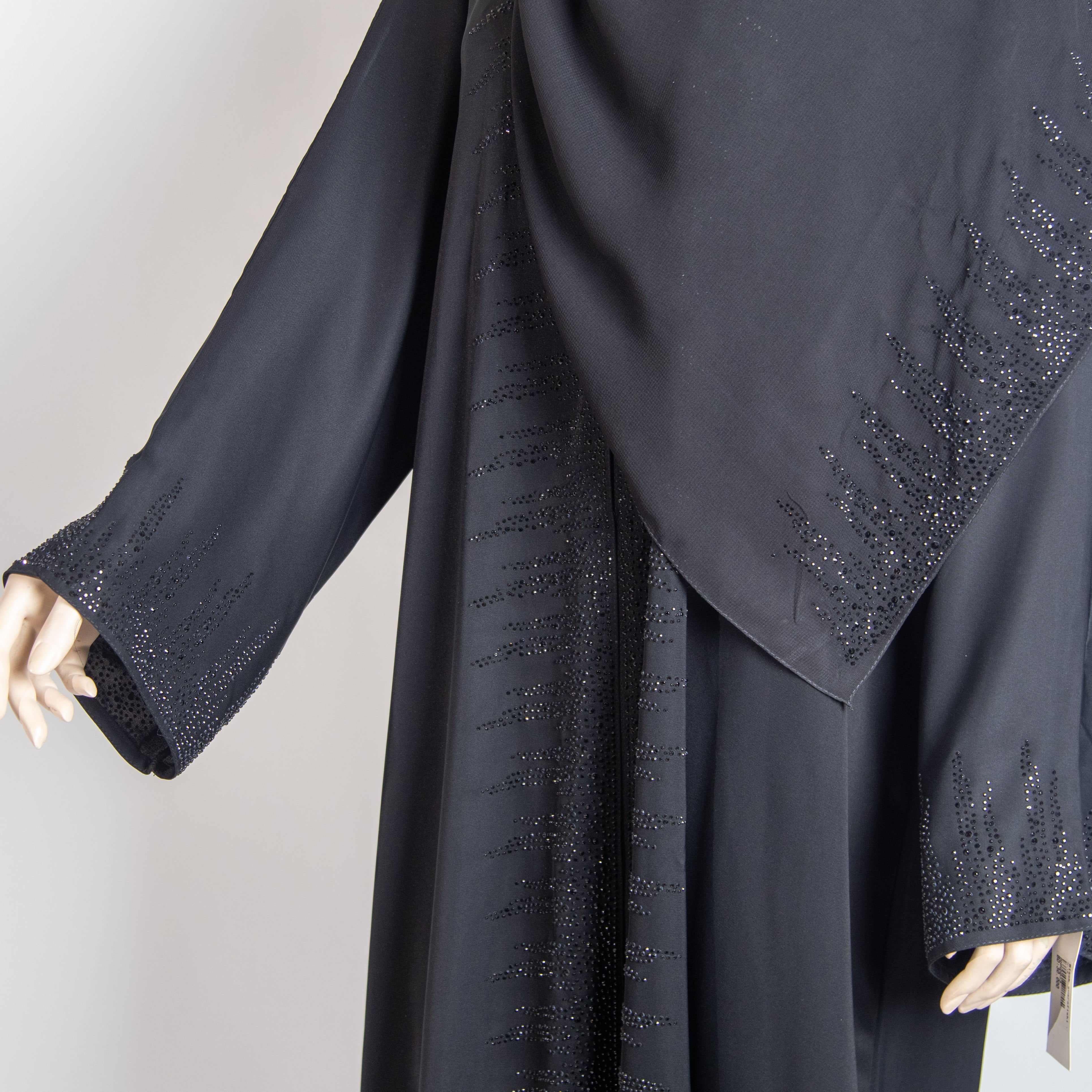 عباية مع شيله بفصوص سوارفيسكي