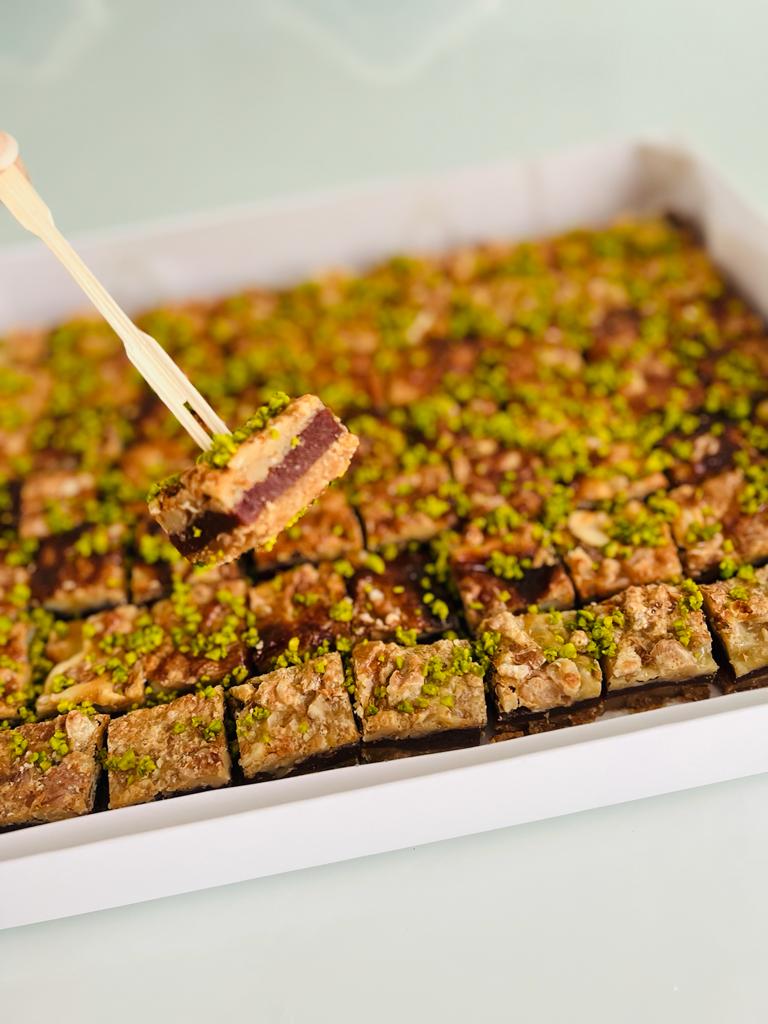 بسكوت التمر بالجوز